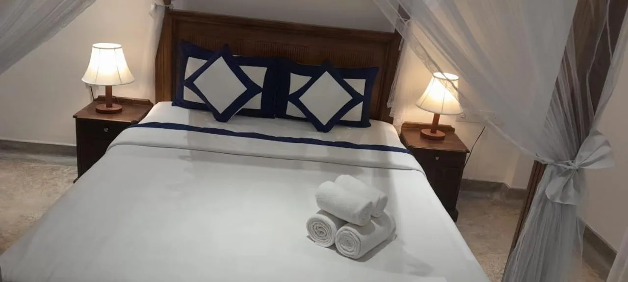 Bed in Ceylon Kingsmen Garden - Katunayake Airport Transit Hotels