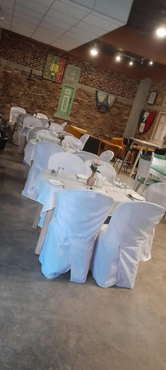 Restaurant/places to eat in Ceylon Kingsmen Garden - Katunayake Airport Transit Hotels