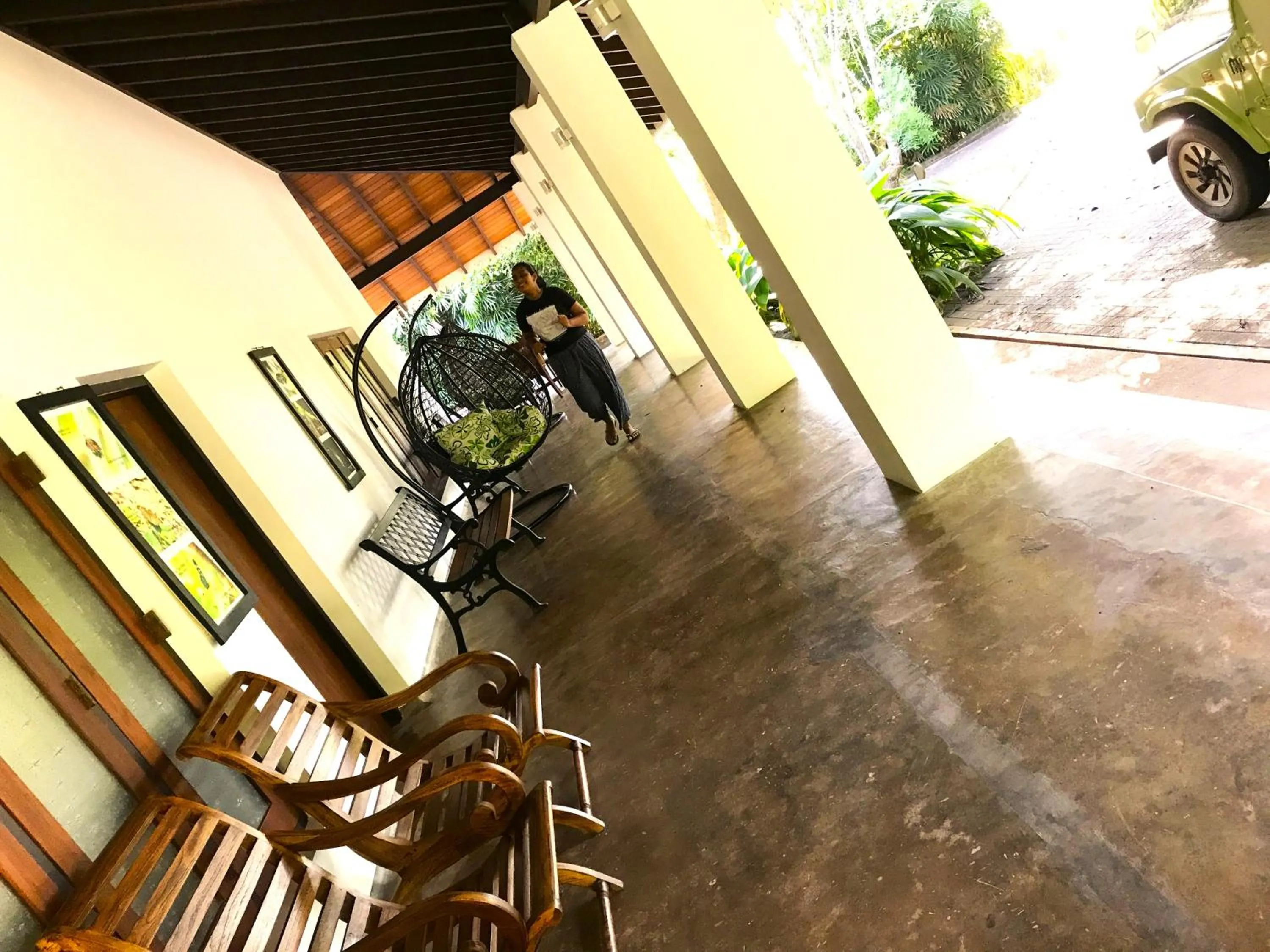 Seating area in Ceylon Kingsmen Garden - Katunayake Airport Transit Hotels