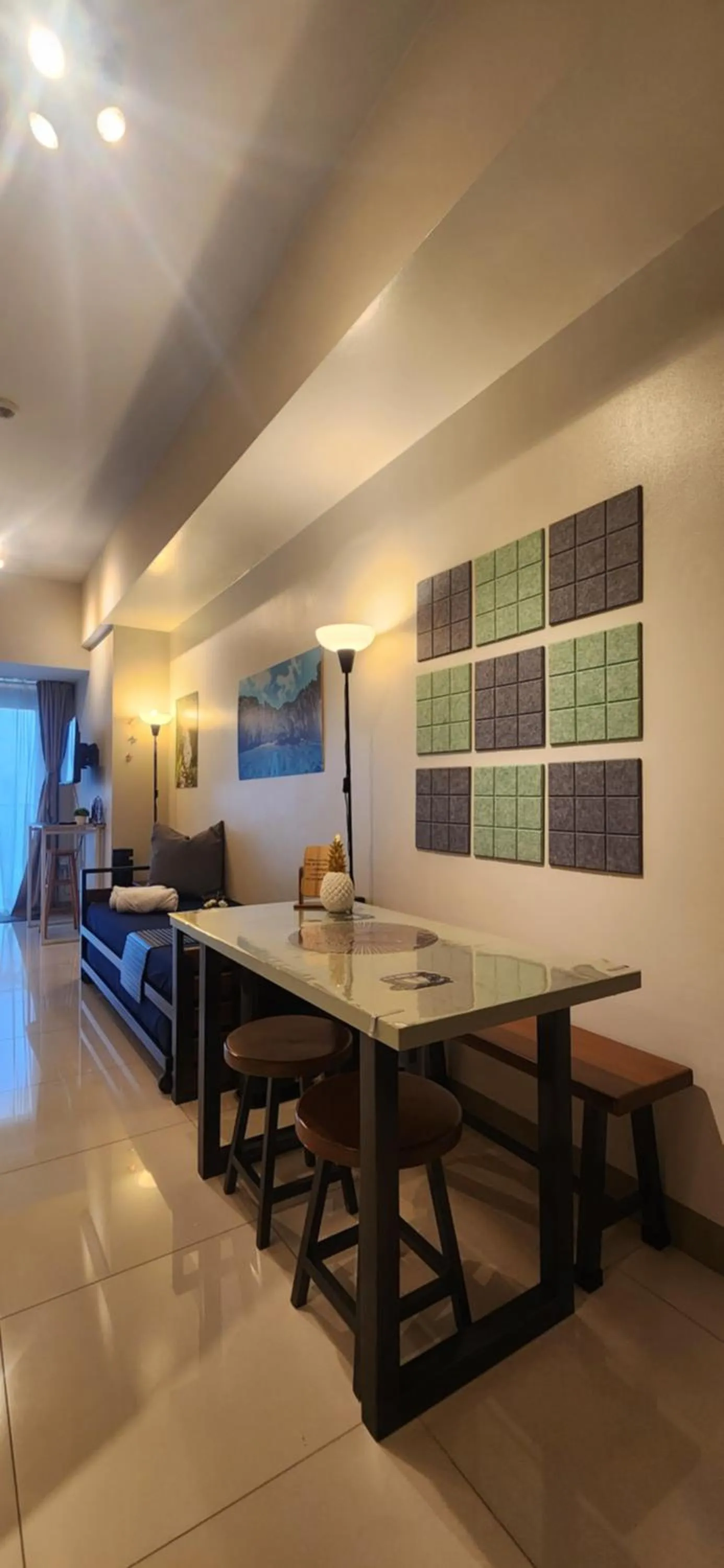 8U Pristine & Cozy Stay at Uptown Mall BGC across Mitsukoshi with FREE Parking and Balcony
