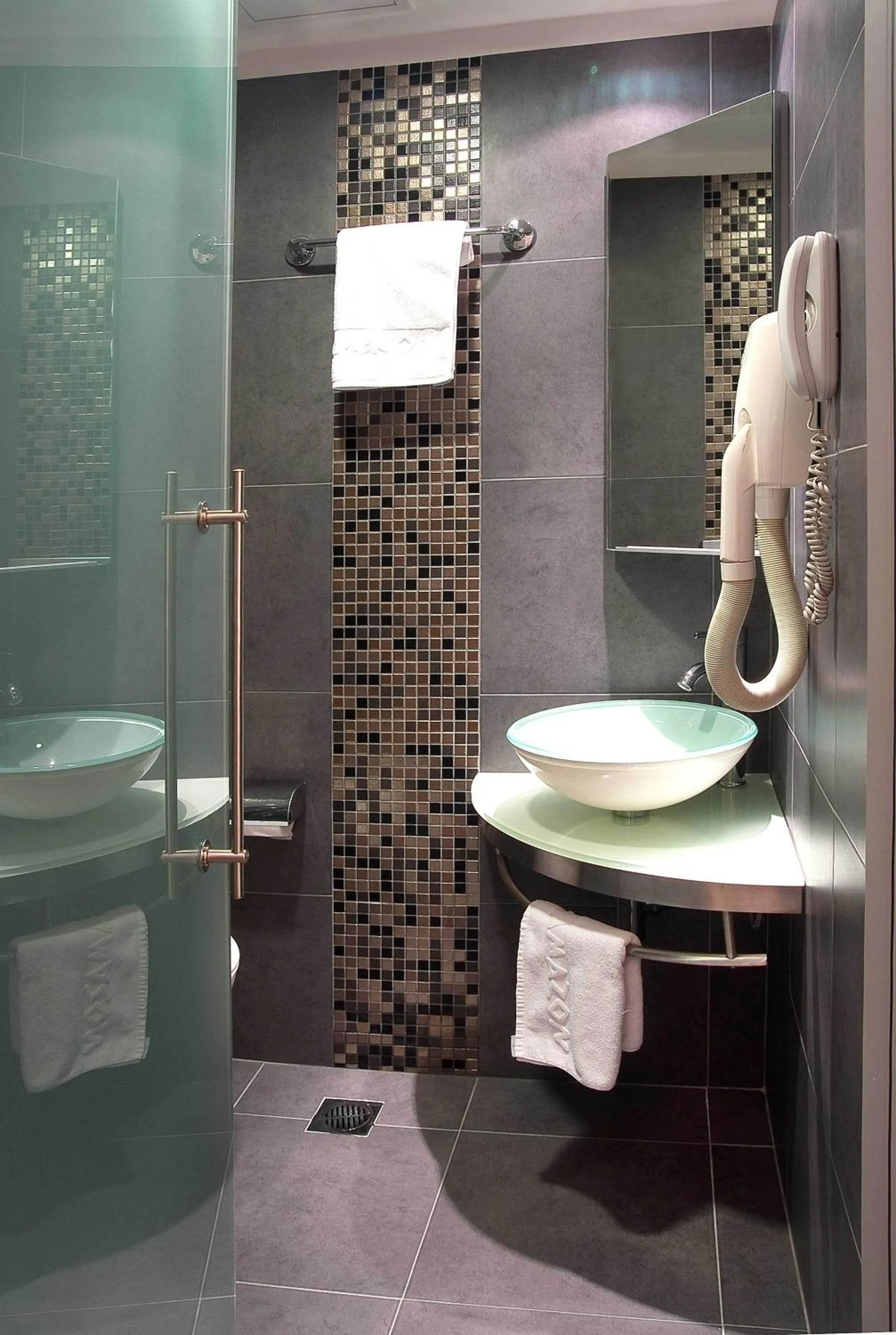 Bathroom in Amazon Hotel