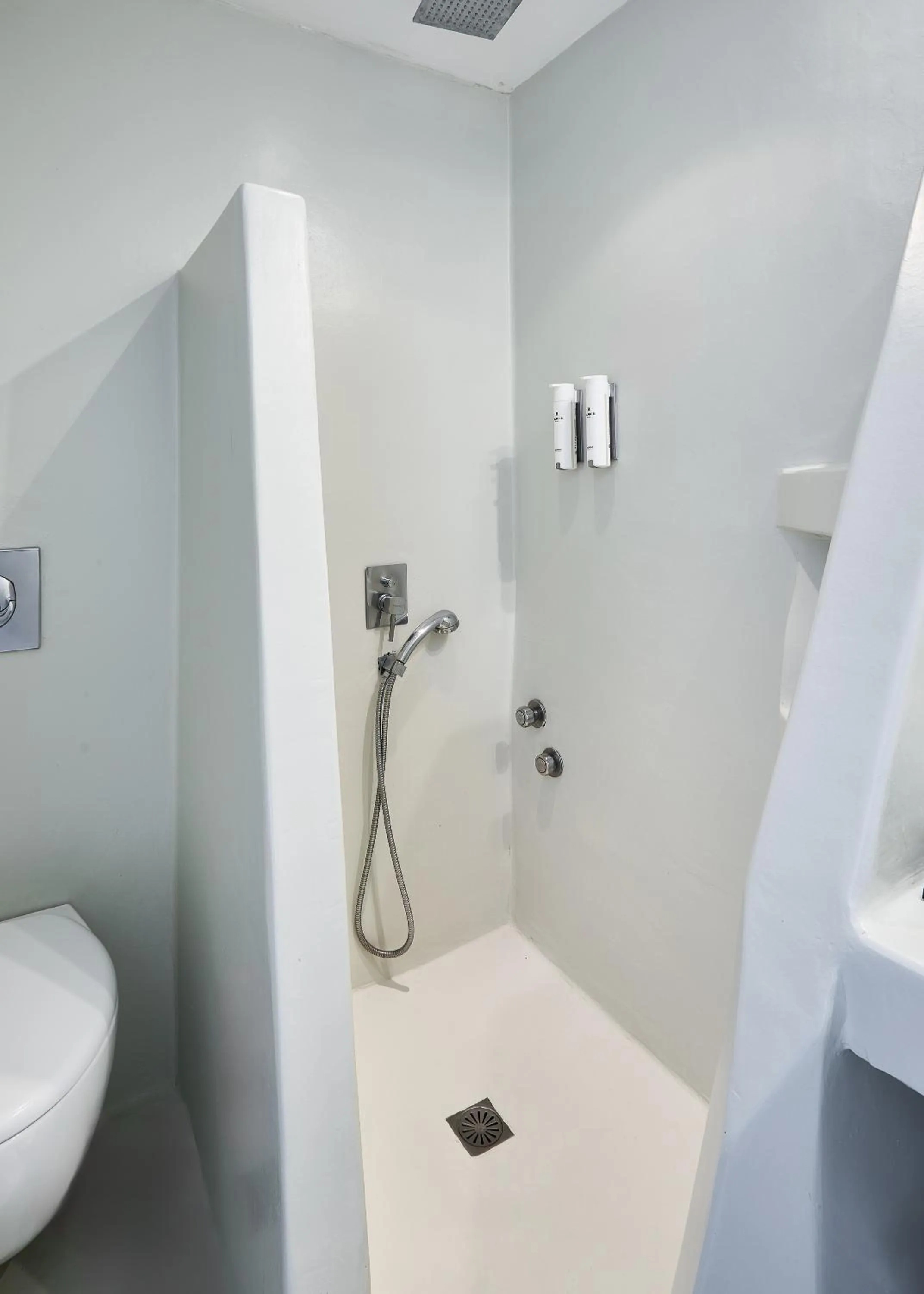 Shower in Paros Agnanti Resort & Spa