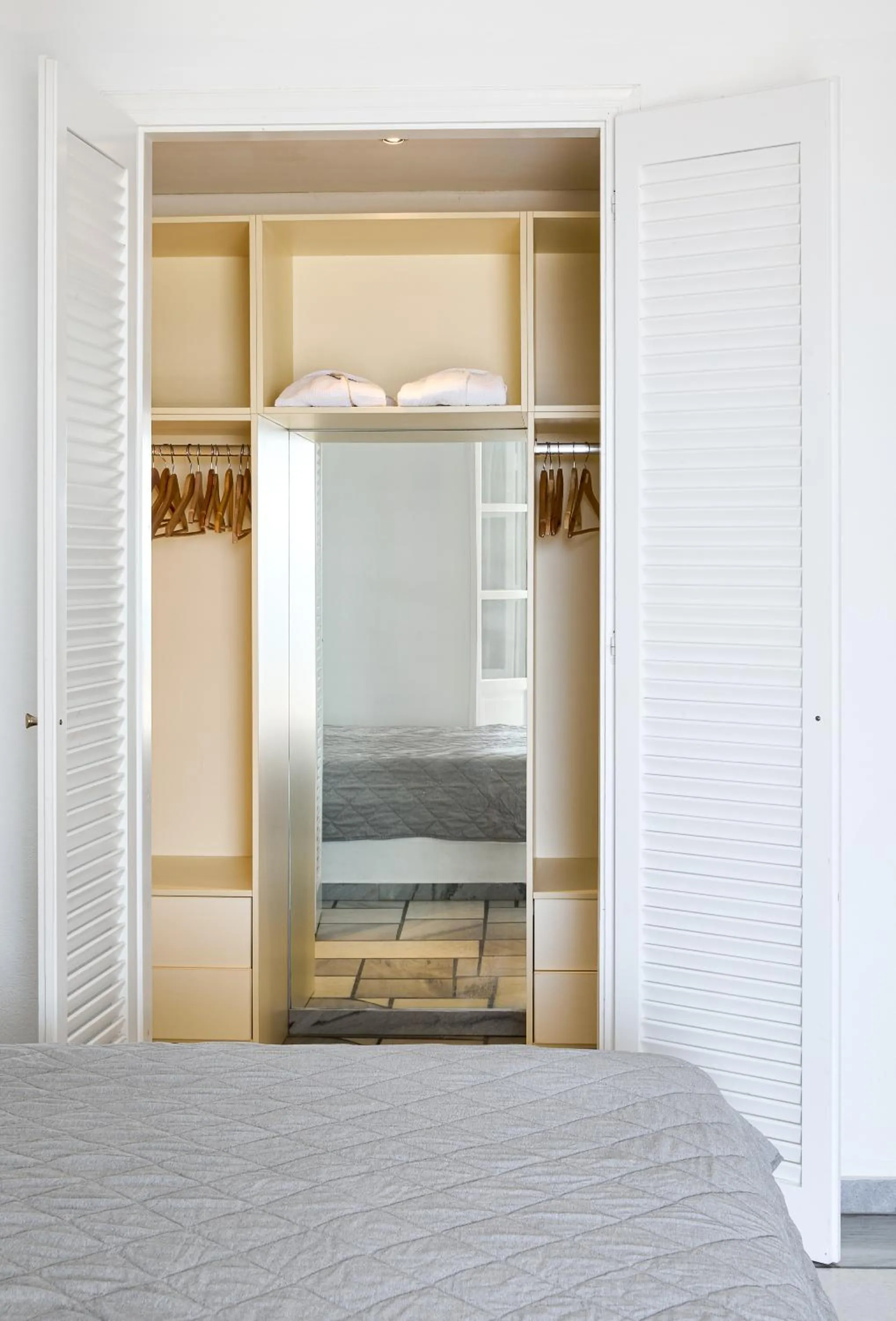 wardrobe, Bed in Paros Agnanti Resort & Spa