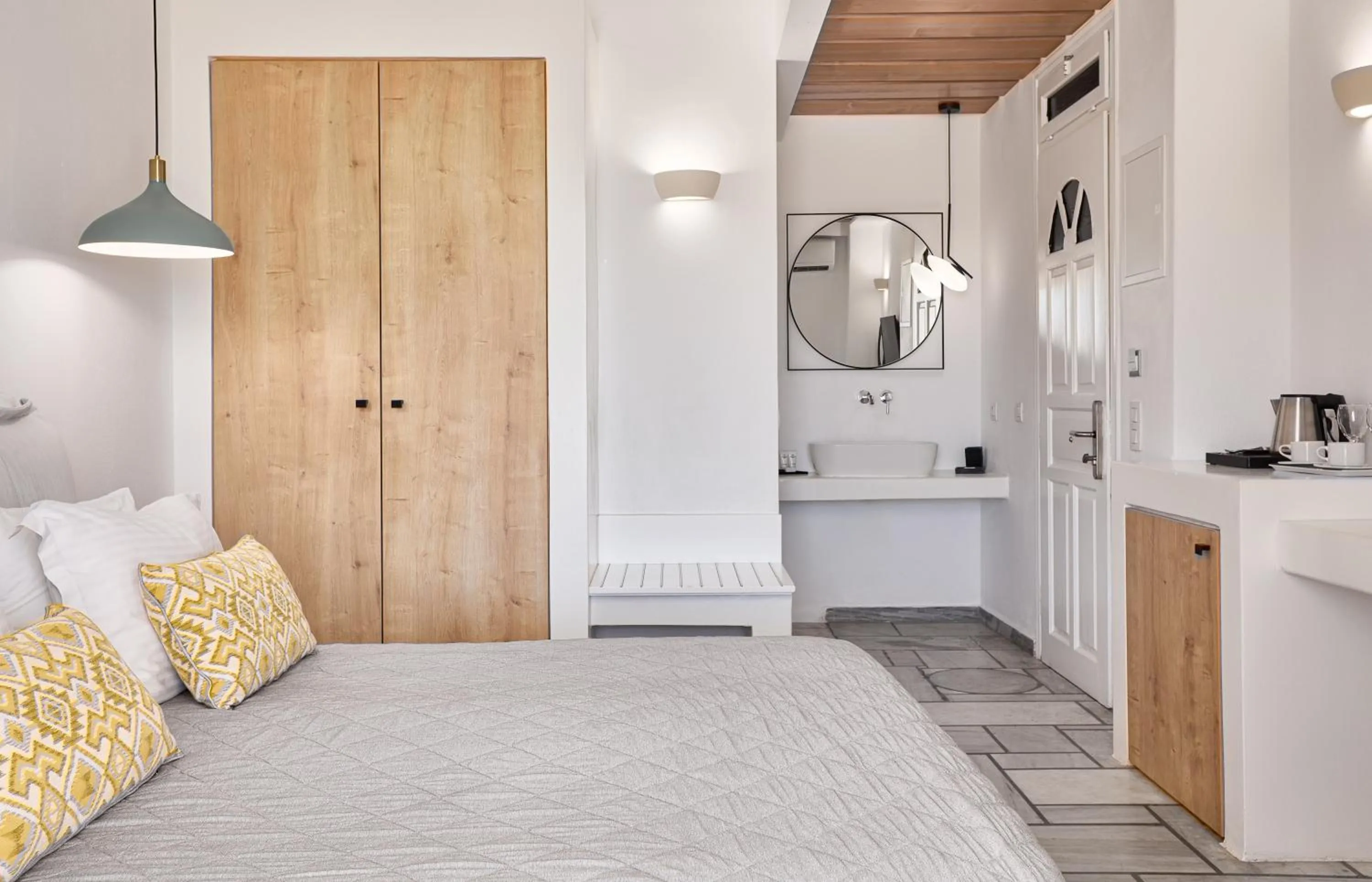 Photo of the whole room, Bed in Paros Agnanti Resort & Spa