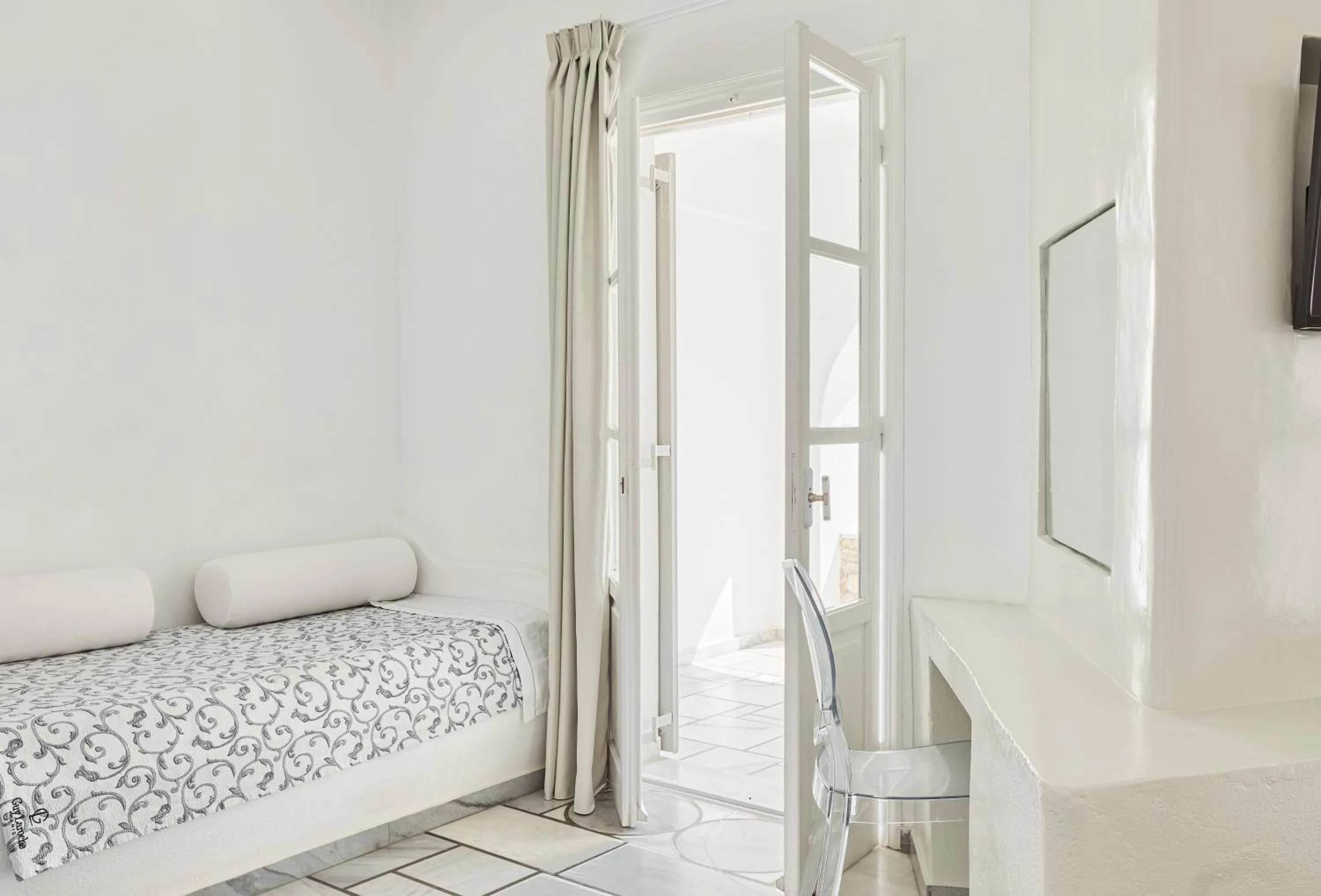 Bed in Paros Agnanti Resort & Spa