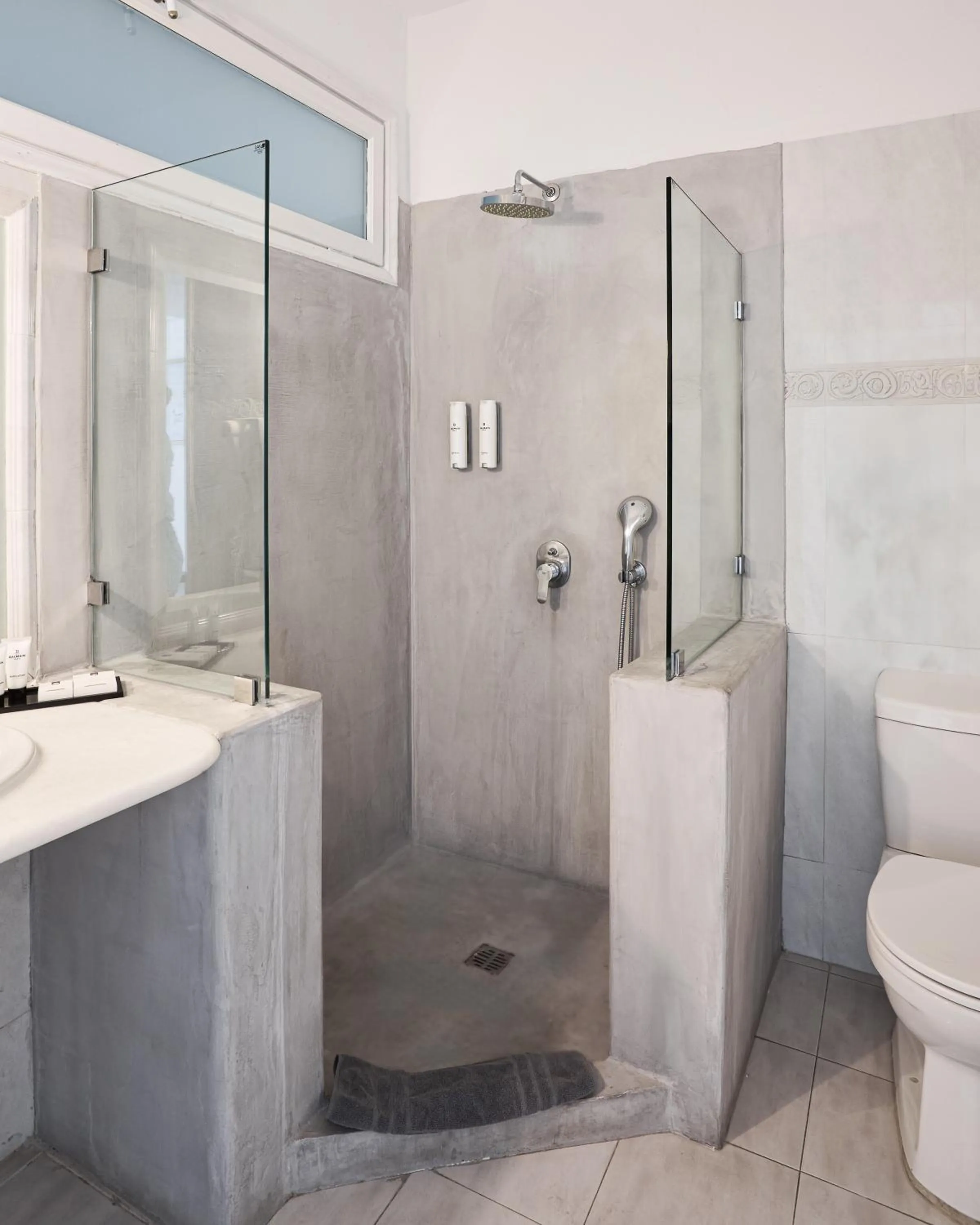 Shower in Paros Agnanti Resort & Spa