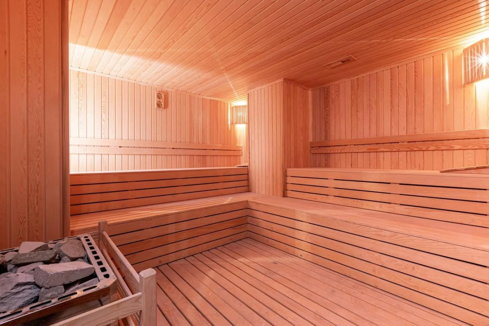 Sauna in Serenity Queen Hotel
