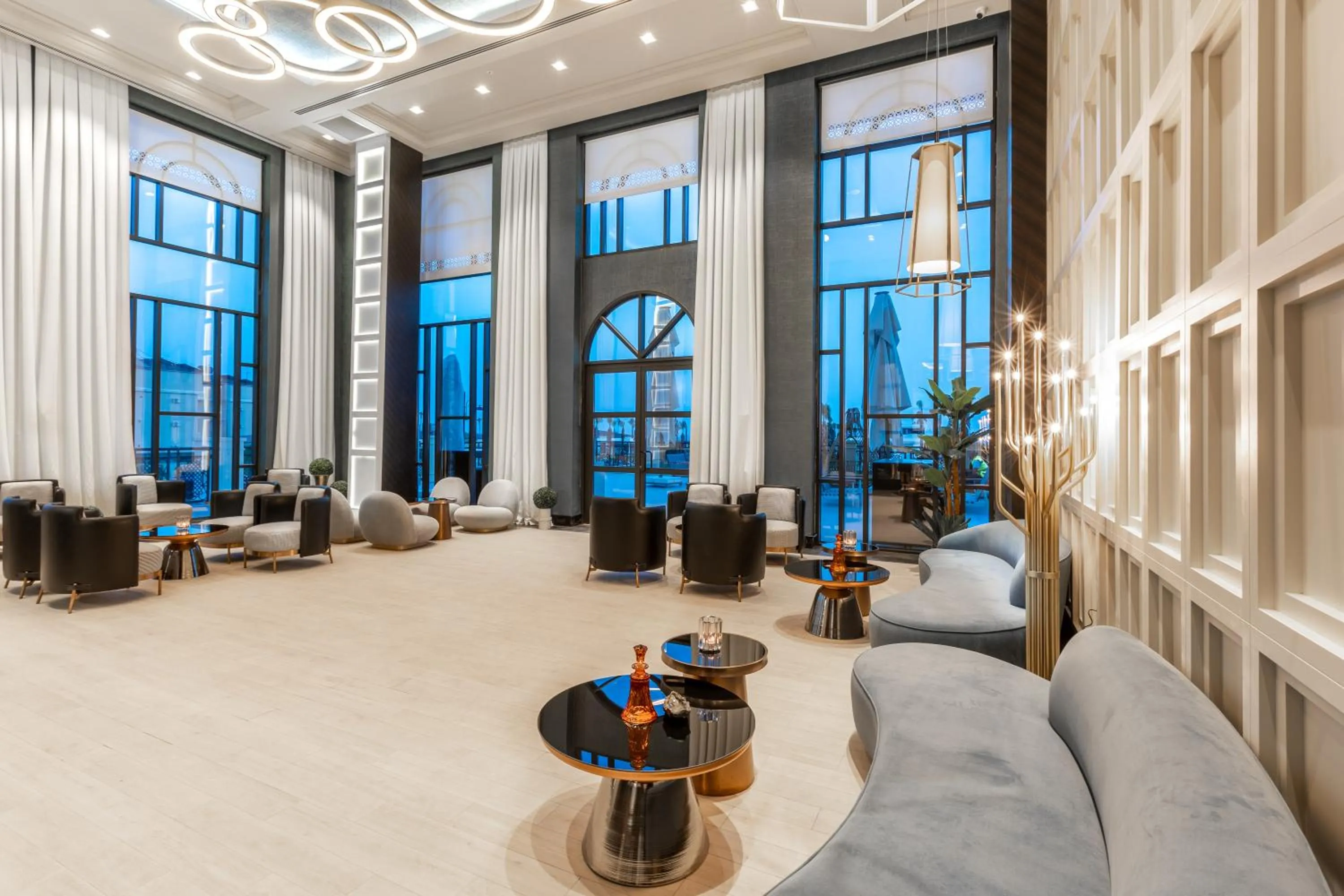 Food and drinks in Serenity Queen Hotel