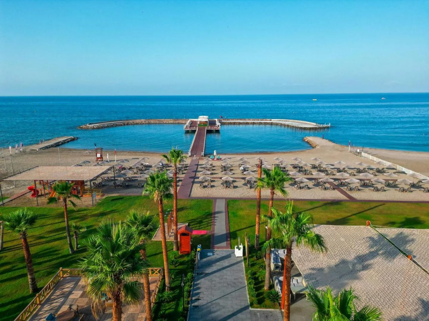 Day in Serenity Queen Hotel