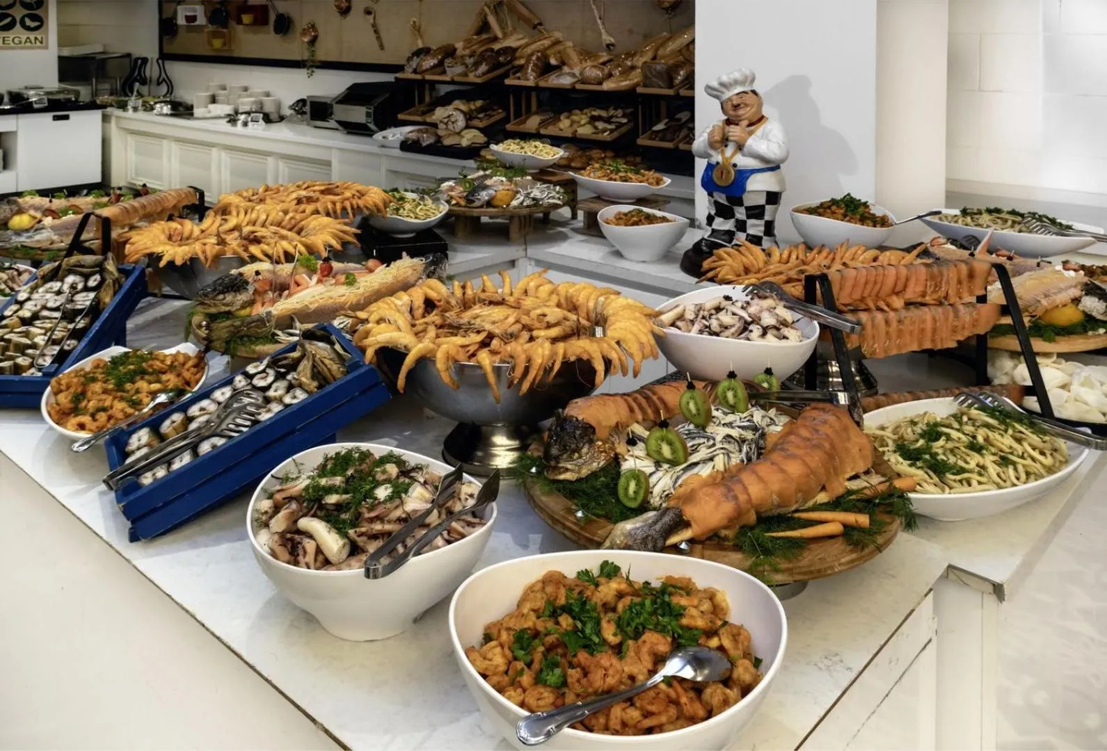 Food and drinks in Serenity Queen Hotel