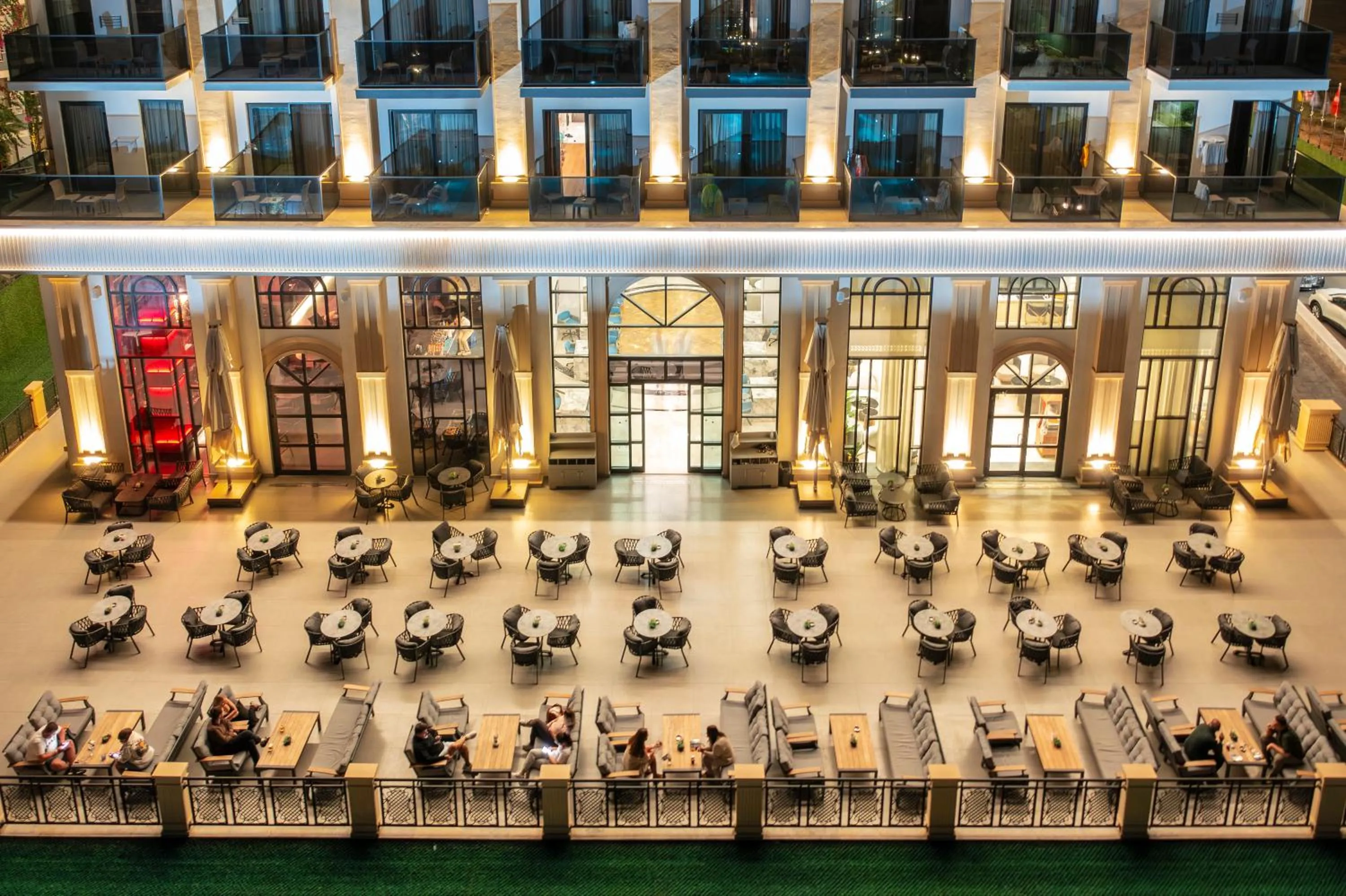Seating area in Serenity Queen Hotel