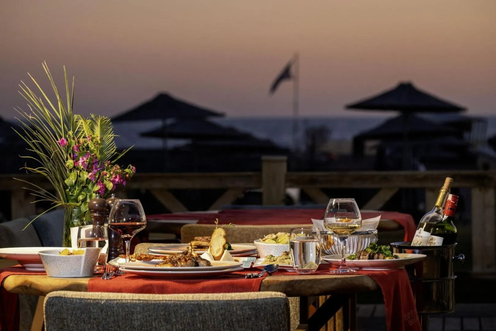 Restaurant/places to eat in Serenity Queen Hotel