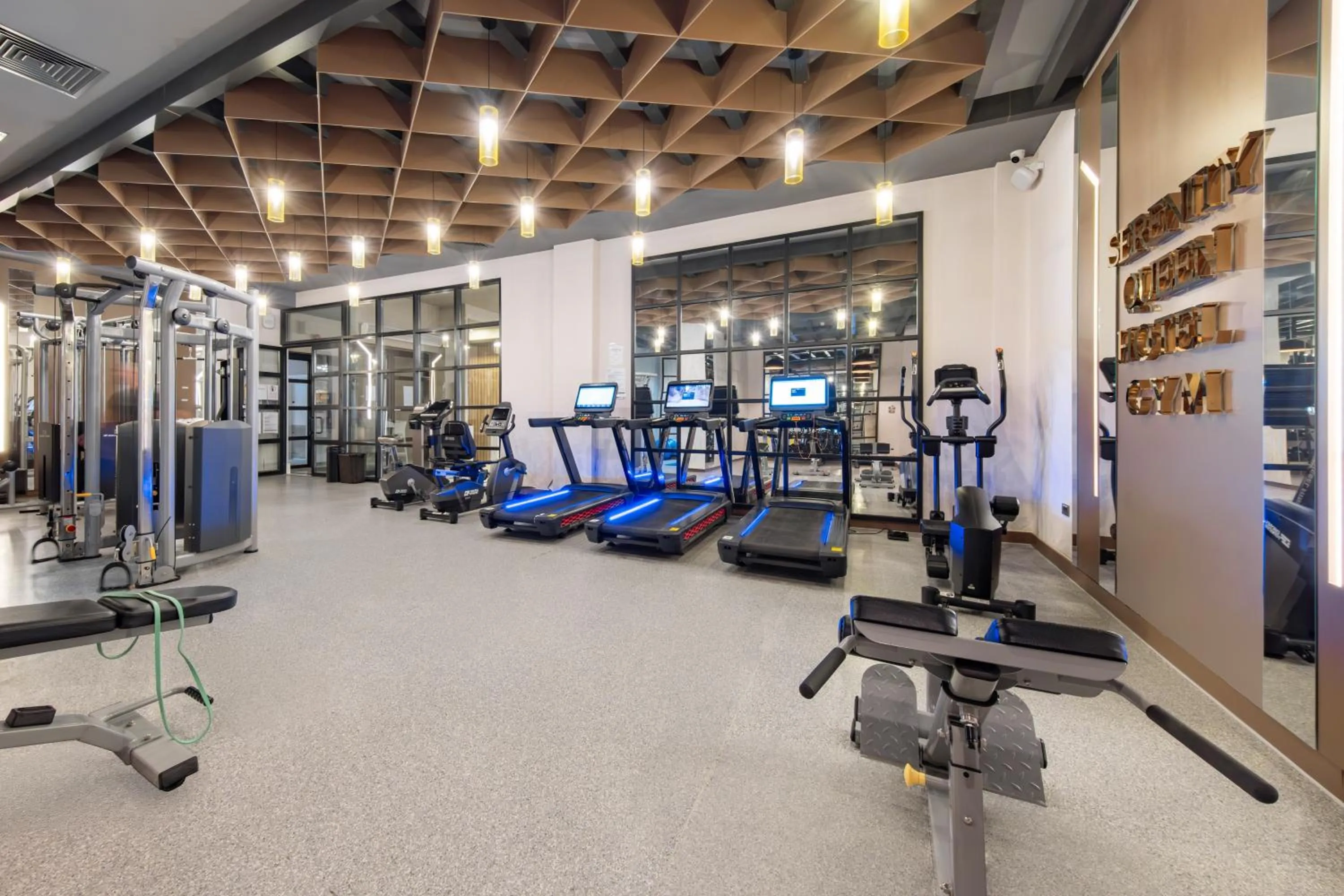 Fitness centre/facilities in Serenity Queen Hotel