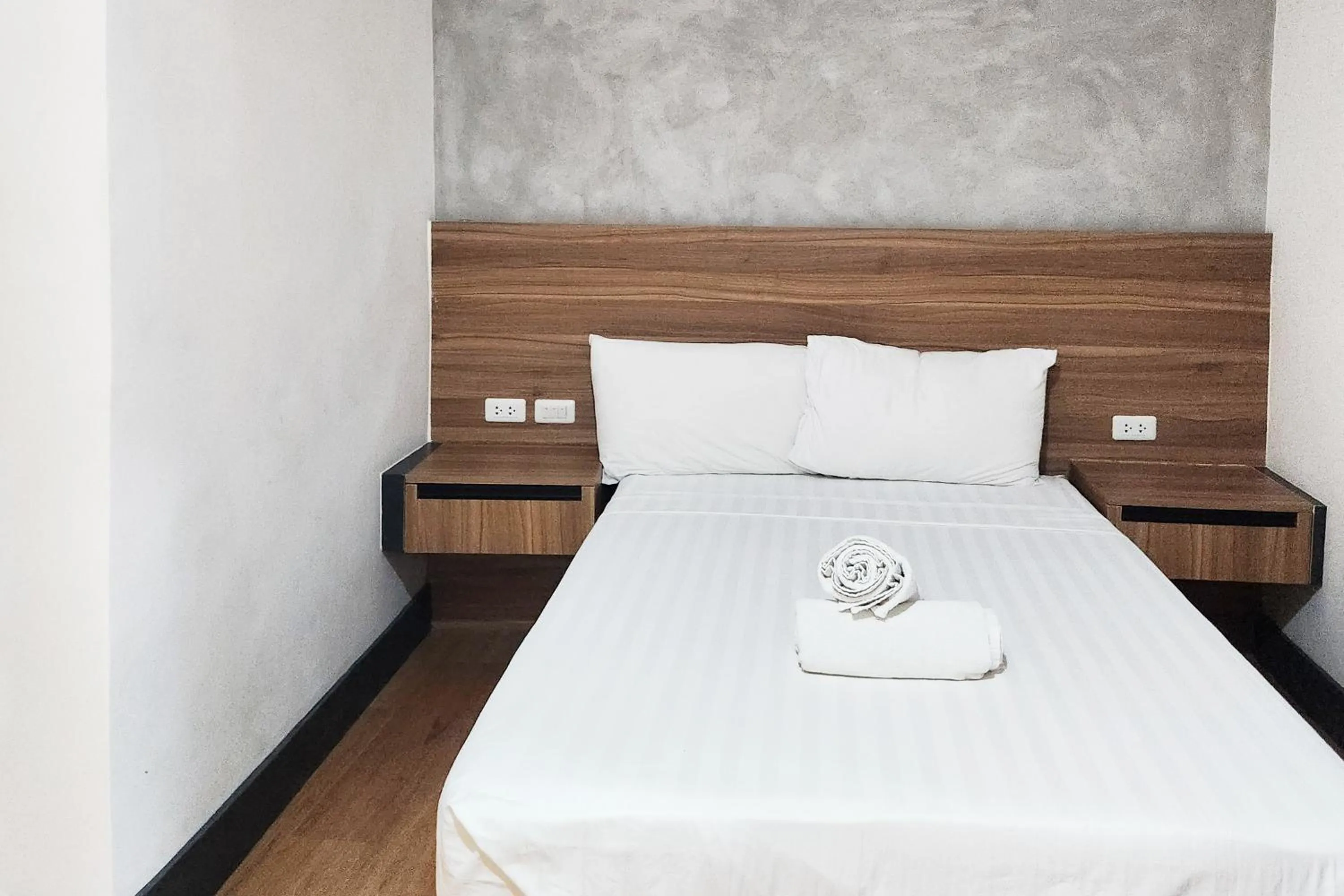 Bed in Boulevard Pension Hotel Cebu