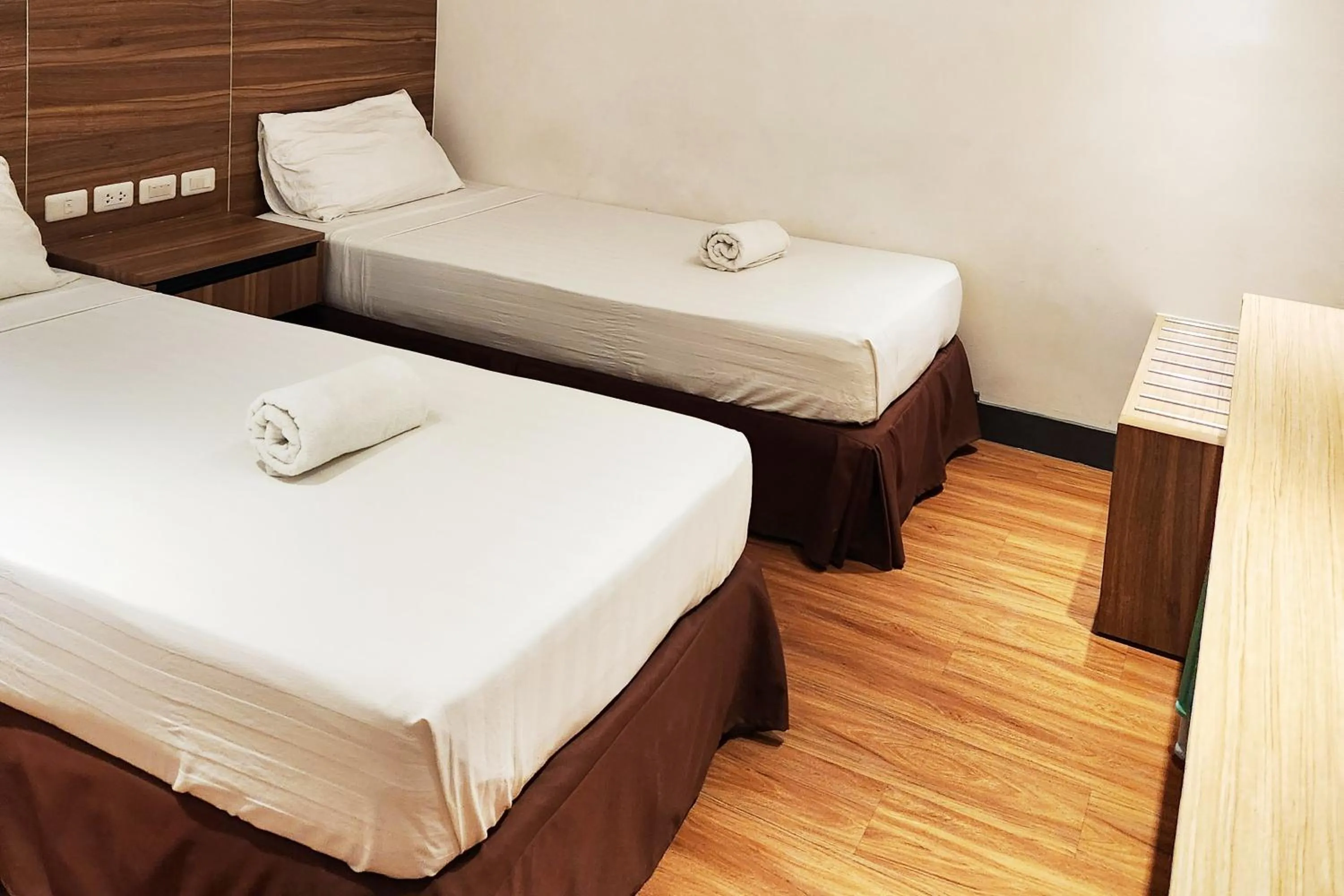 Bed in Boulevard Pension Hotel Cebu