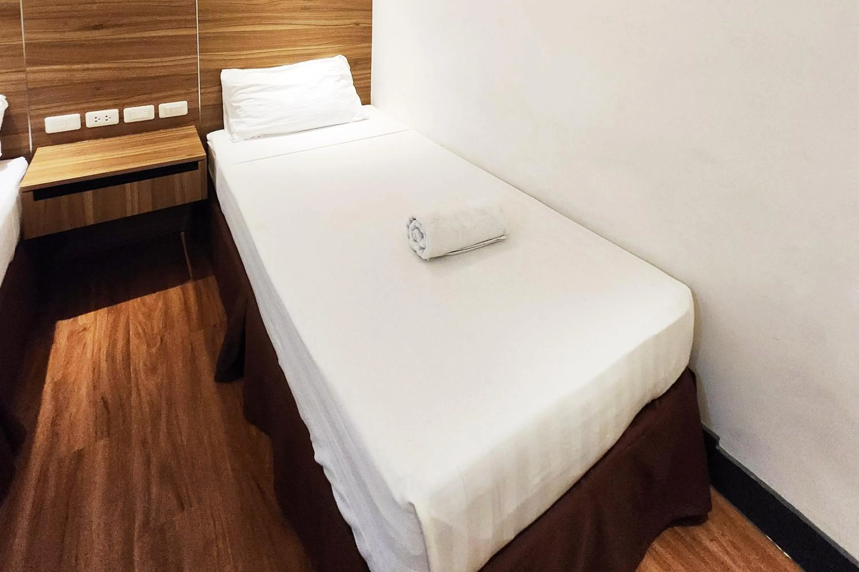 Bed in Boulevard Pension Hotel Cebu