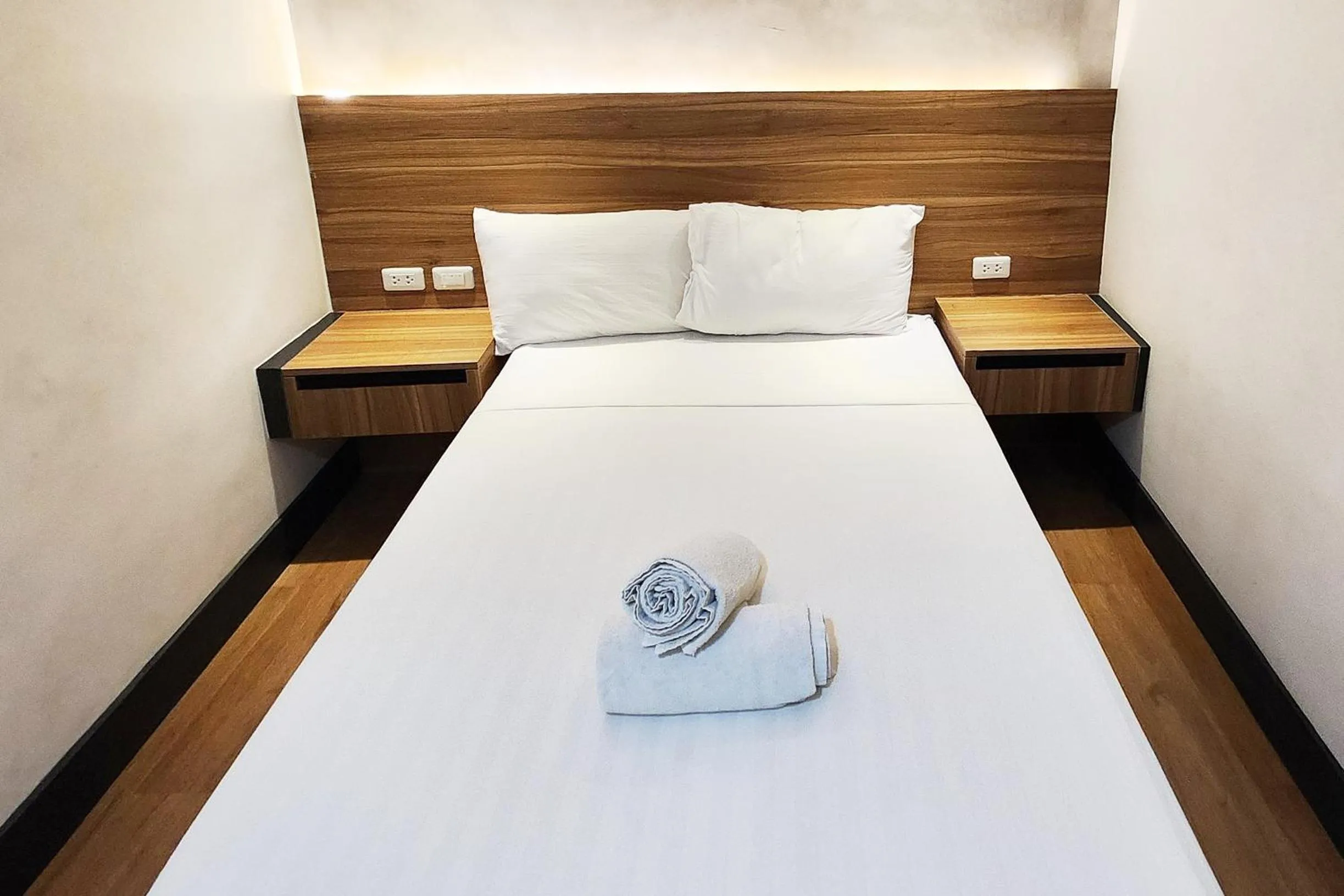 Bed in Boulevard Pension Hotel Cebu
