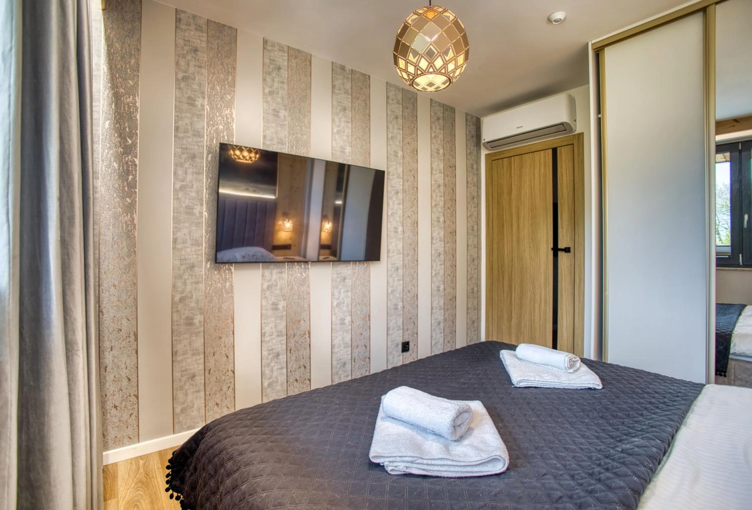 Bed in Santa Angela Solina Resort & SPA