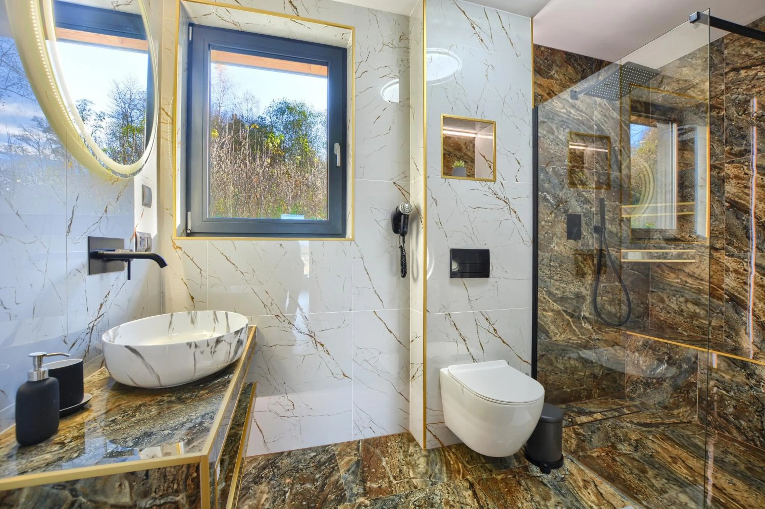 Shower in Santa Angela Solina Resort & SPA