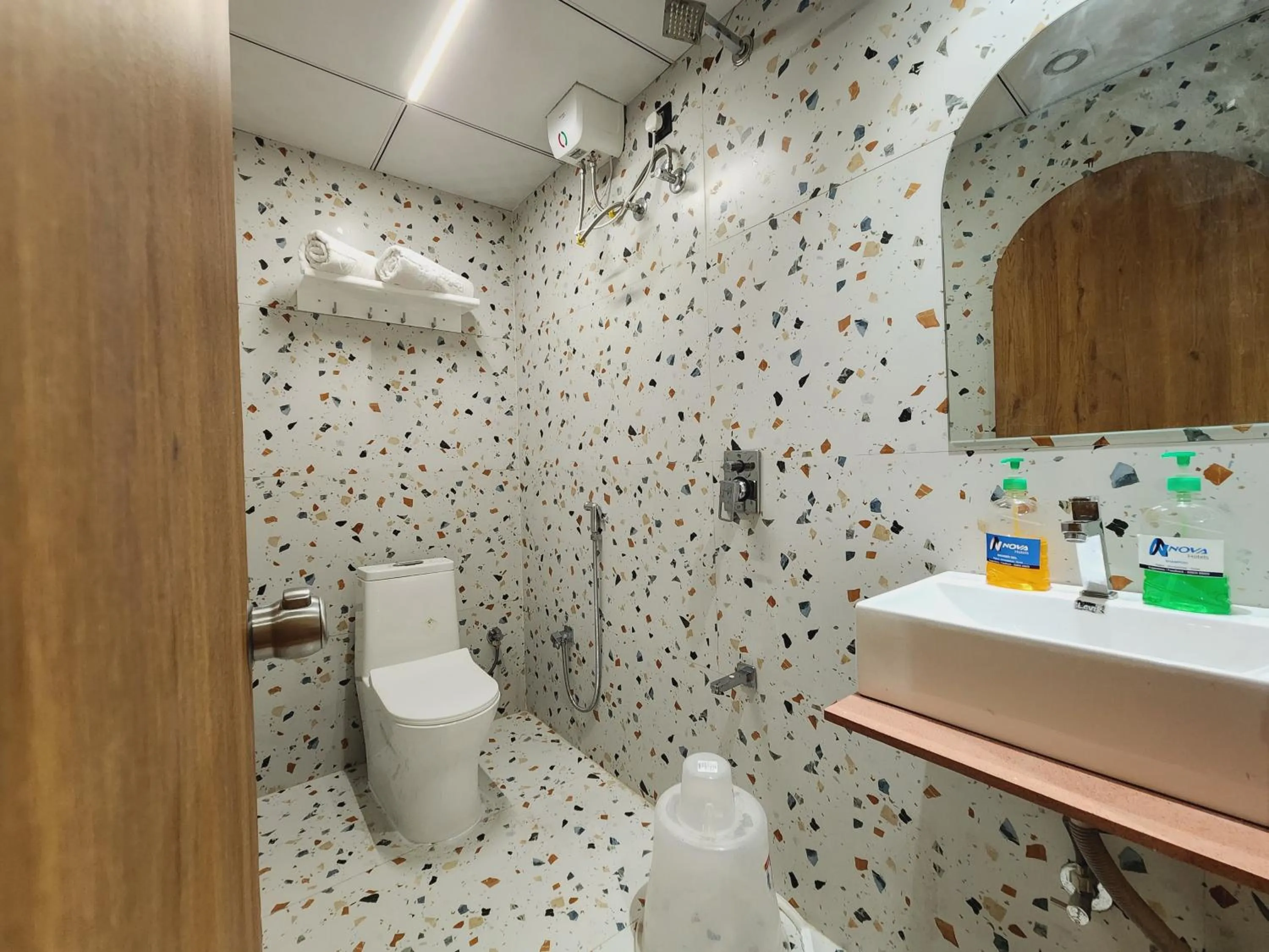 Toilet in Hotel Nova Bopal