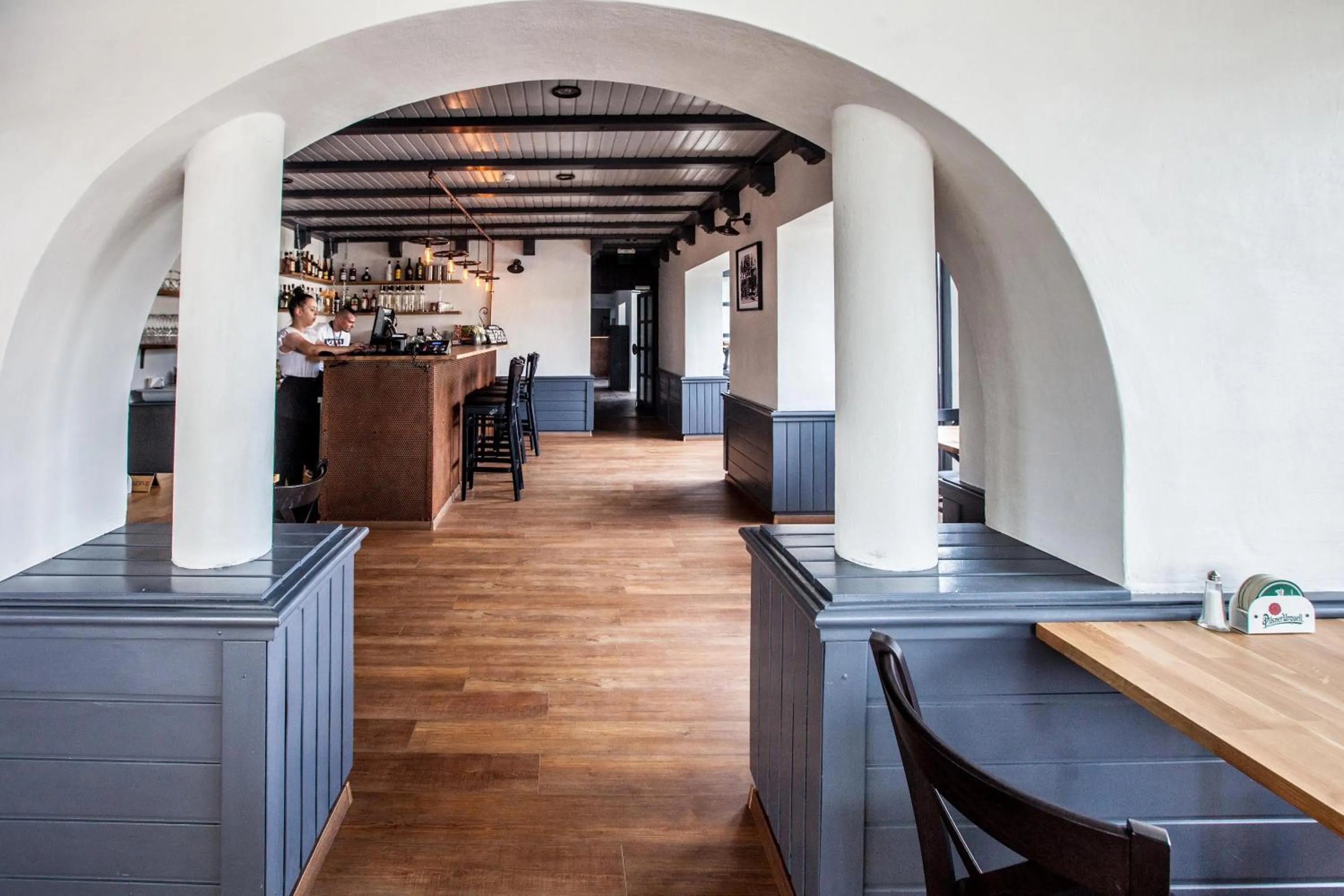 Restaurant/places to eat in Hotel Rajka