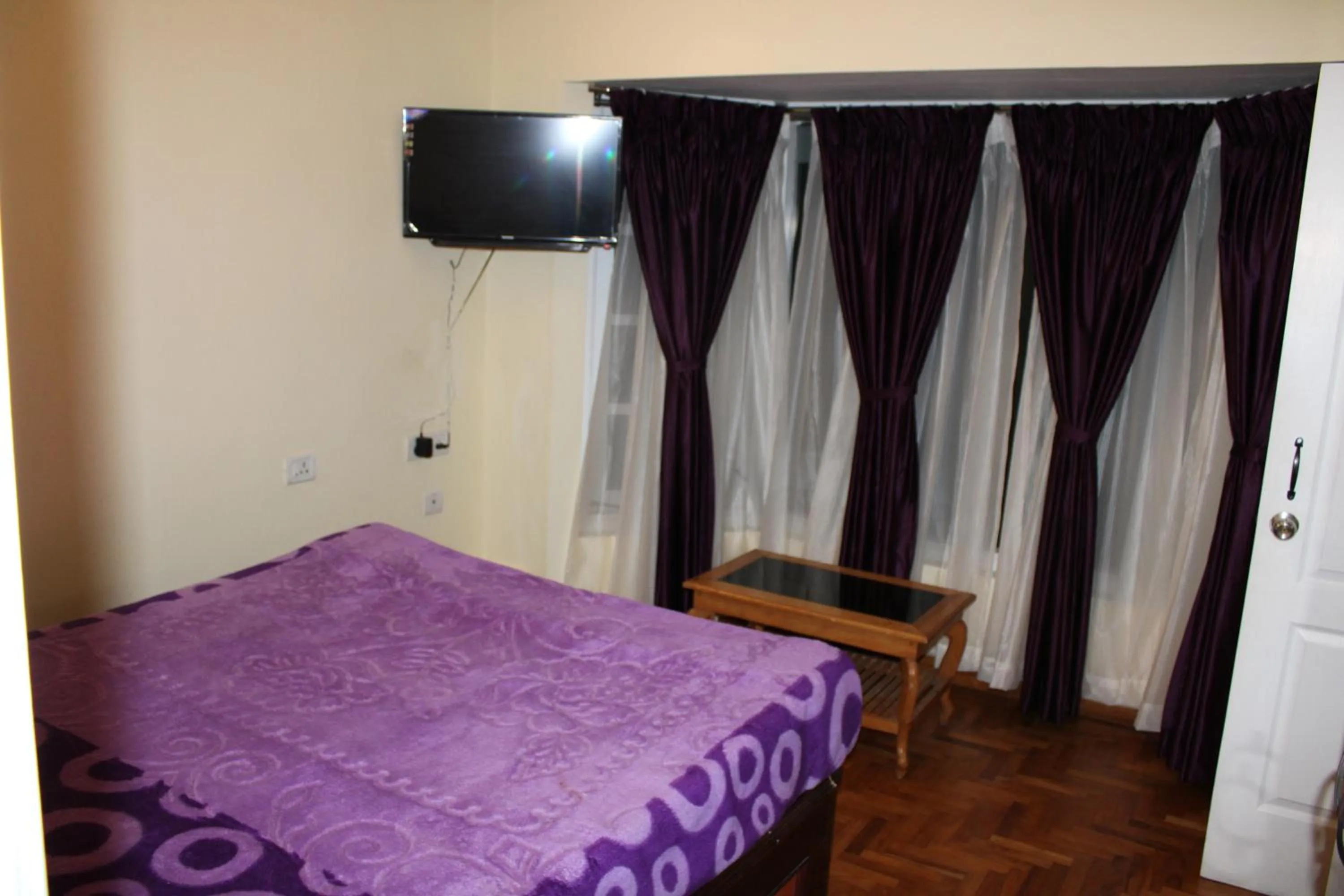 View (from property/room), Bed in Hotel Temple Towers