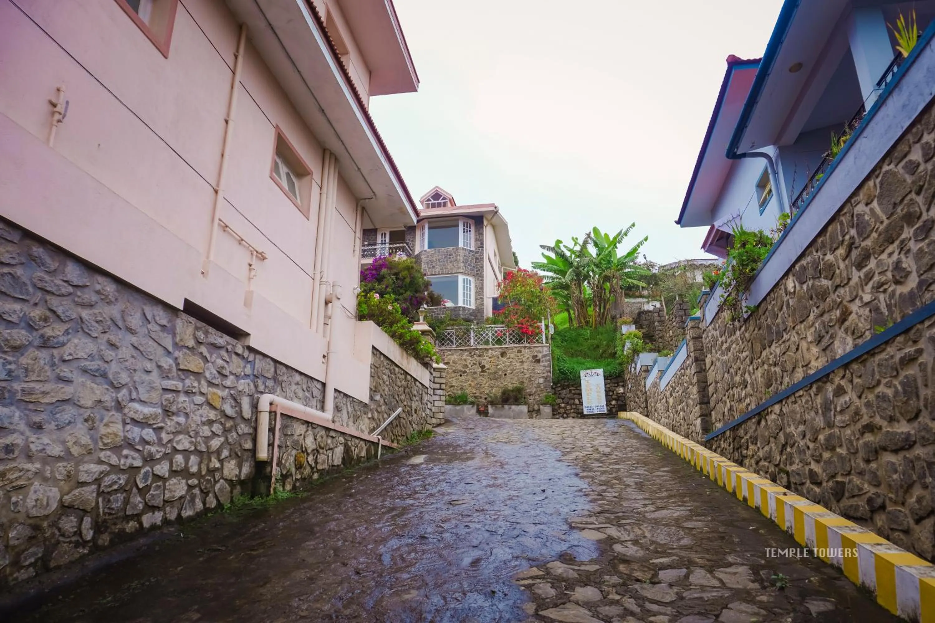 Property building in Hotel Temple Towers