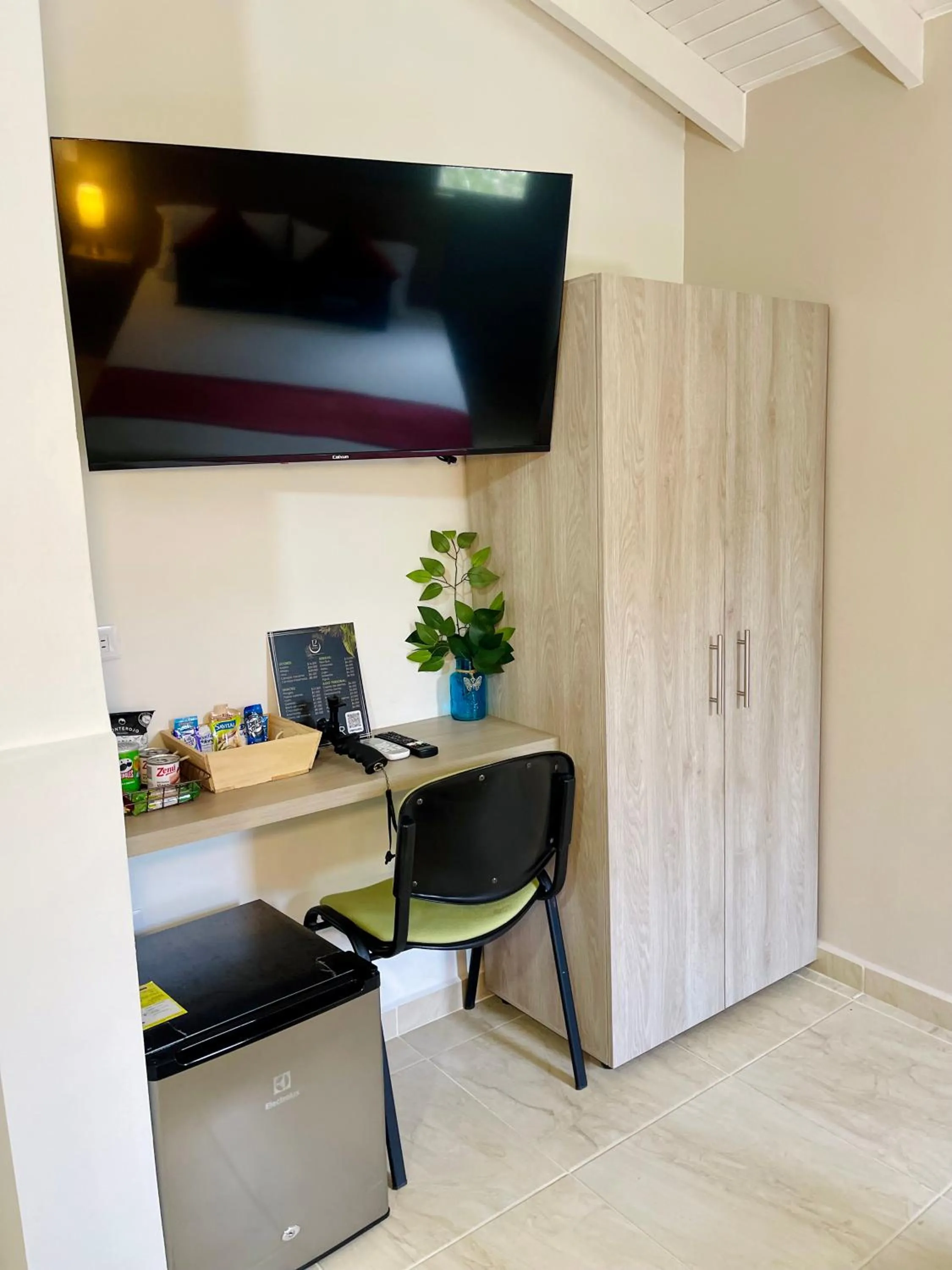 TV and multimedia in Hotel 12 Nights