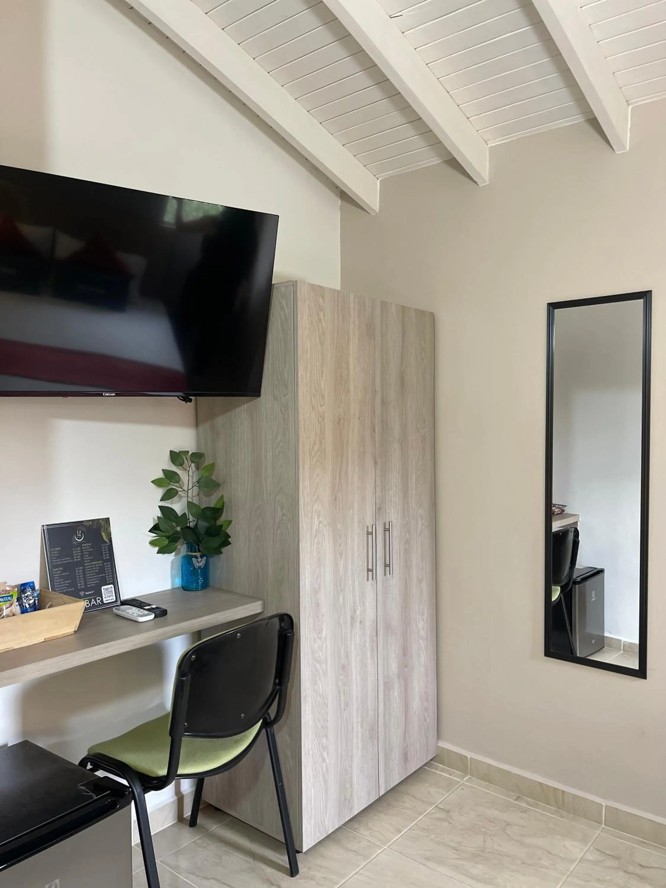 TV and multimedia in Hotel 12 Nights