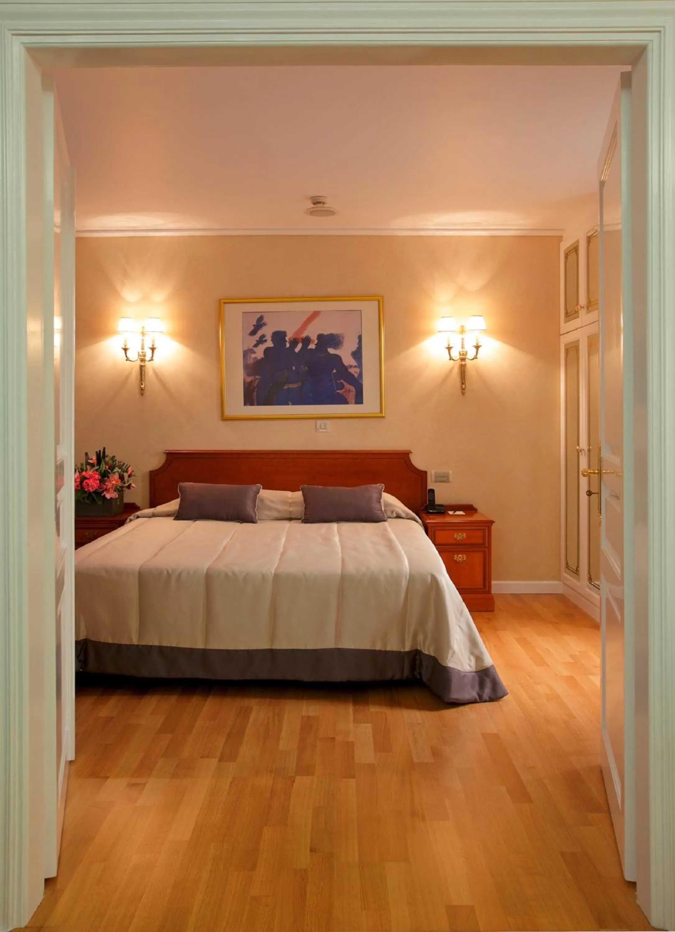 Bedroom, Bed in Theoxenia Palace