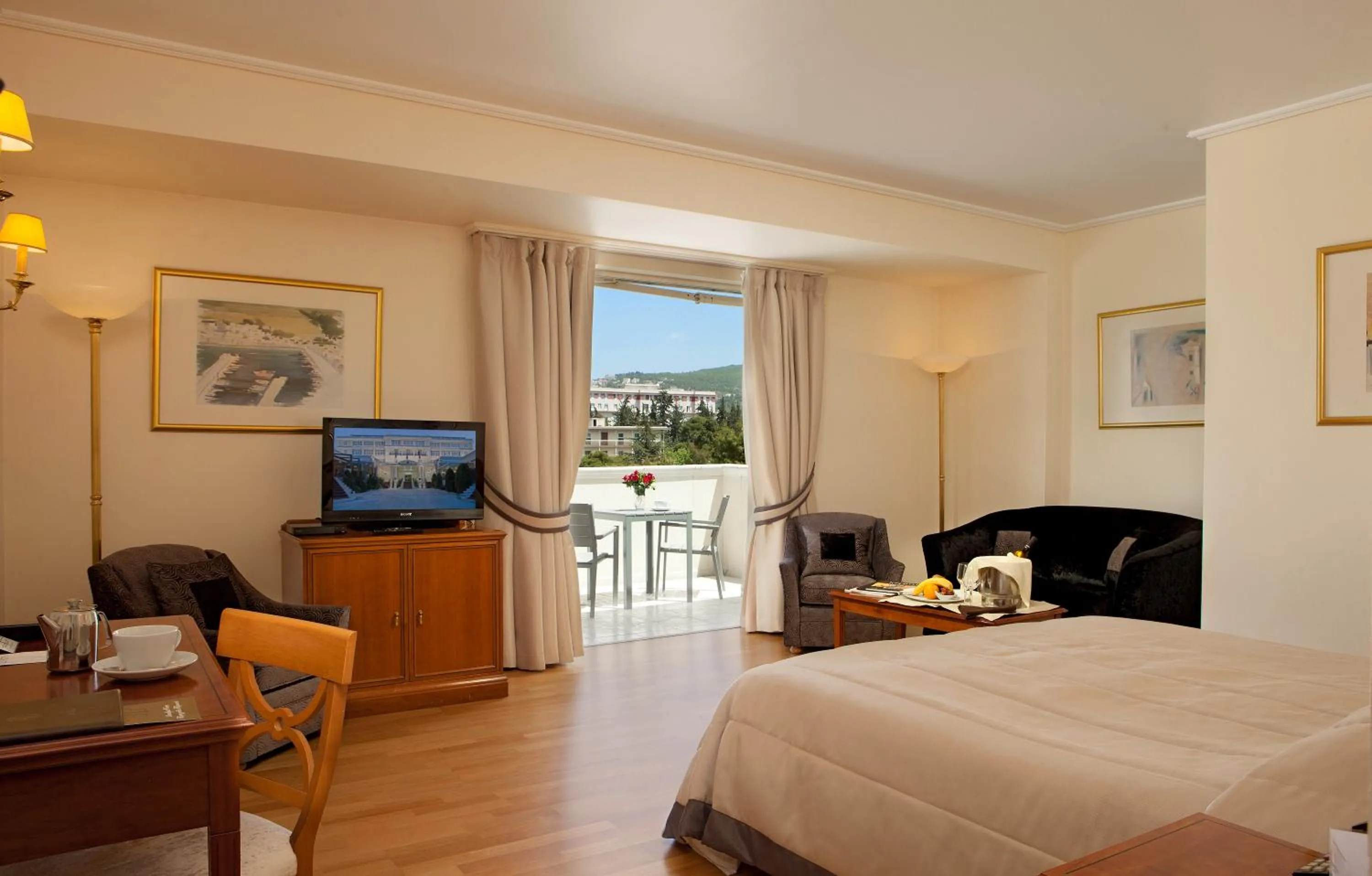 Photo of the whole room, Bed in Theoxenia Palace