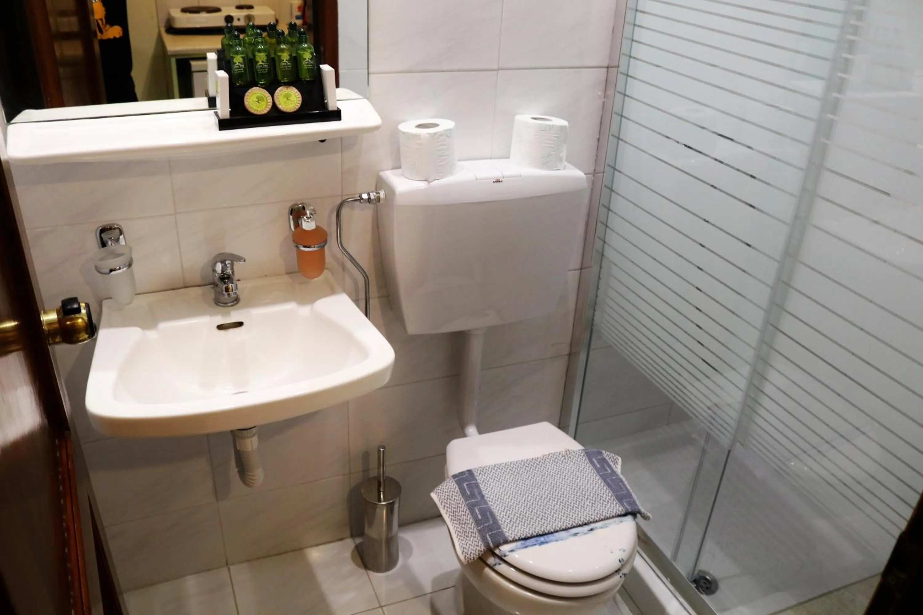 Bathroom in John Mary