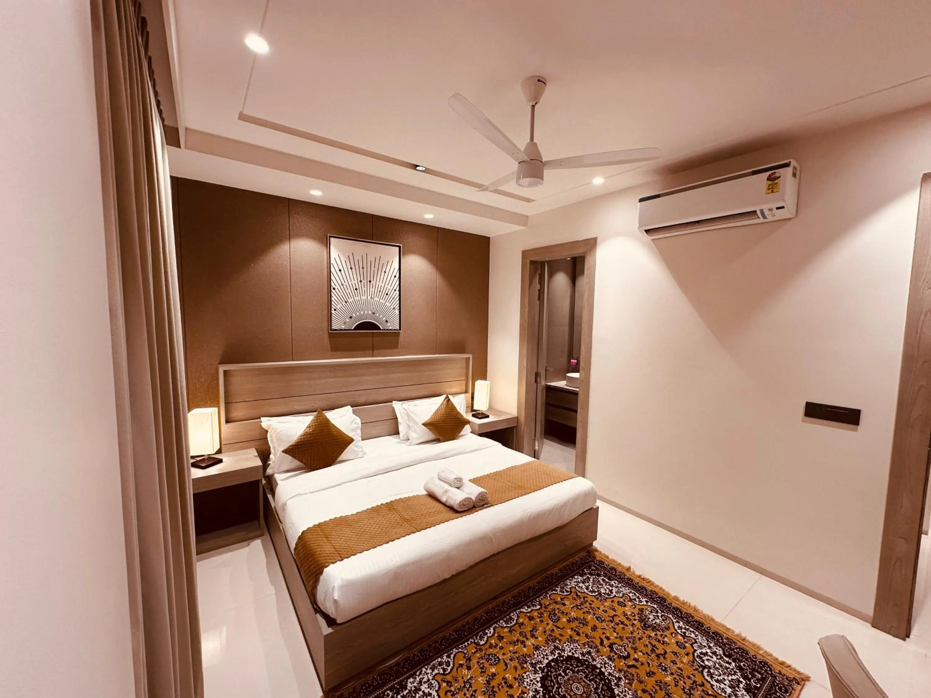 Bed in The Lodgers 2 BHK Serviced Apartment Near Artemis Hospital Sector 57 Gurgaon - Nearest Metro Station Sector 54 Chowk