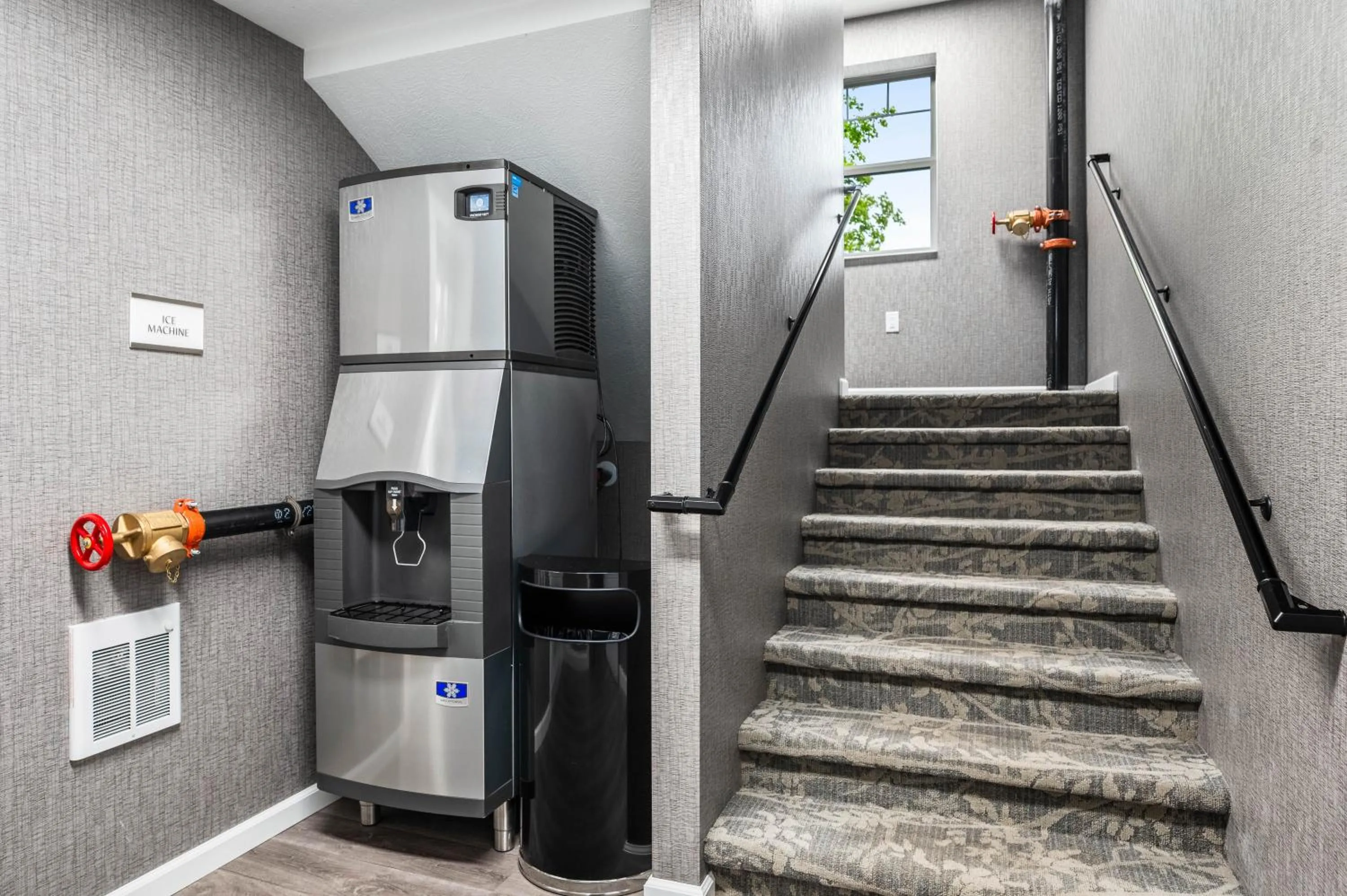 Property building in Alexandra Inn