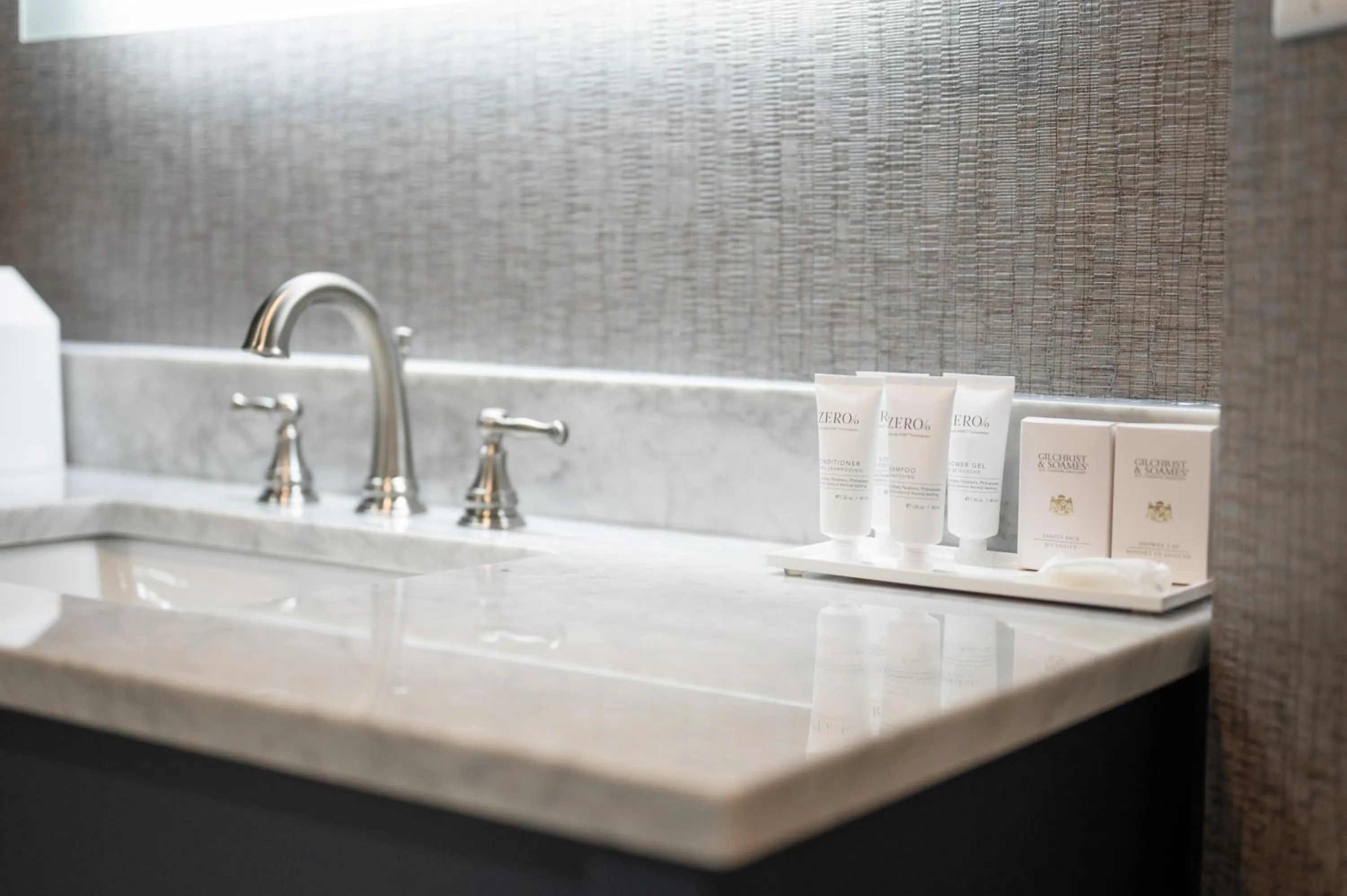 Bathroom in Alexandra Inn