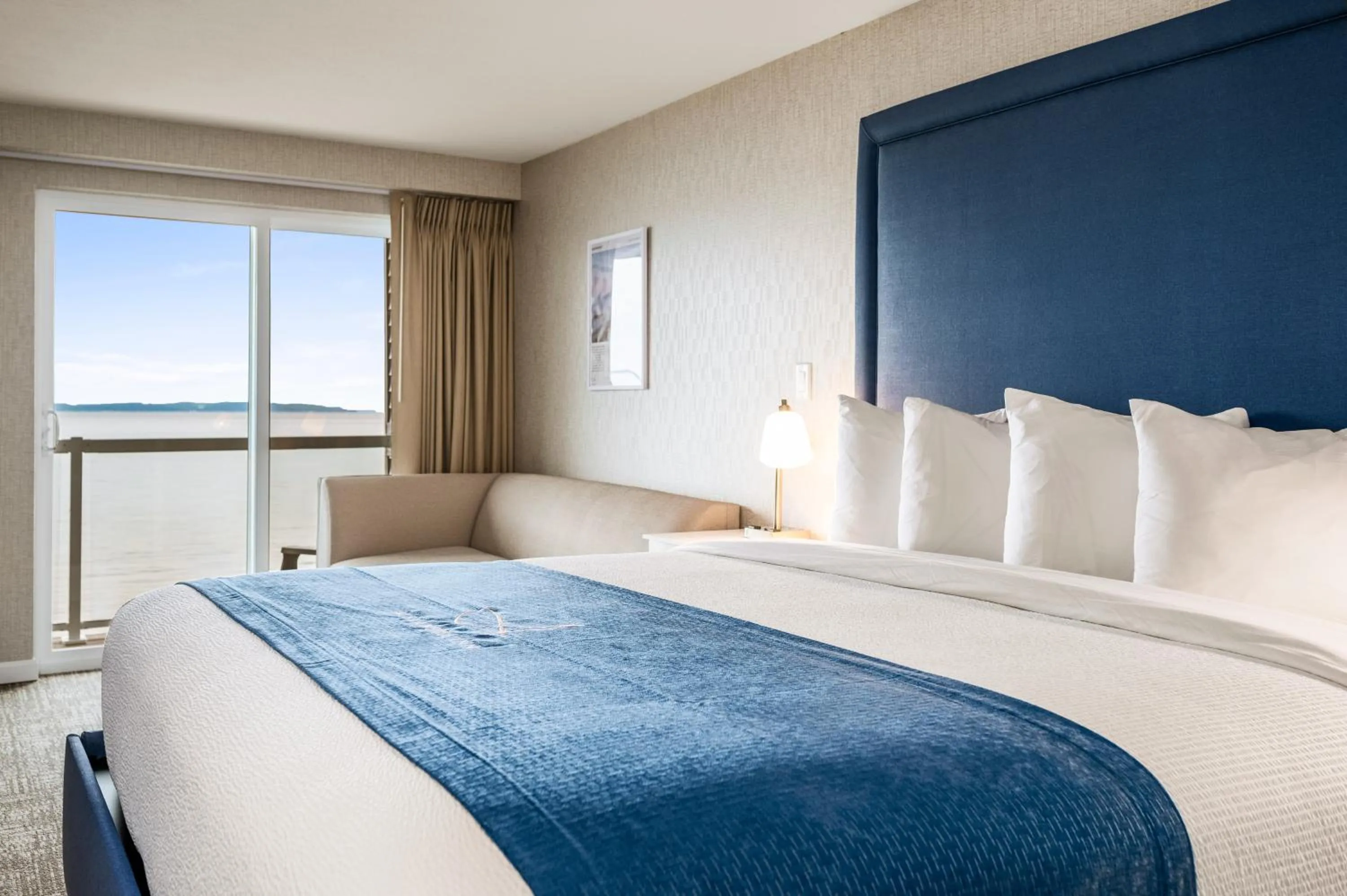 Bed in Alexandra Inn