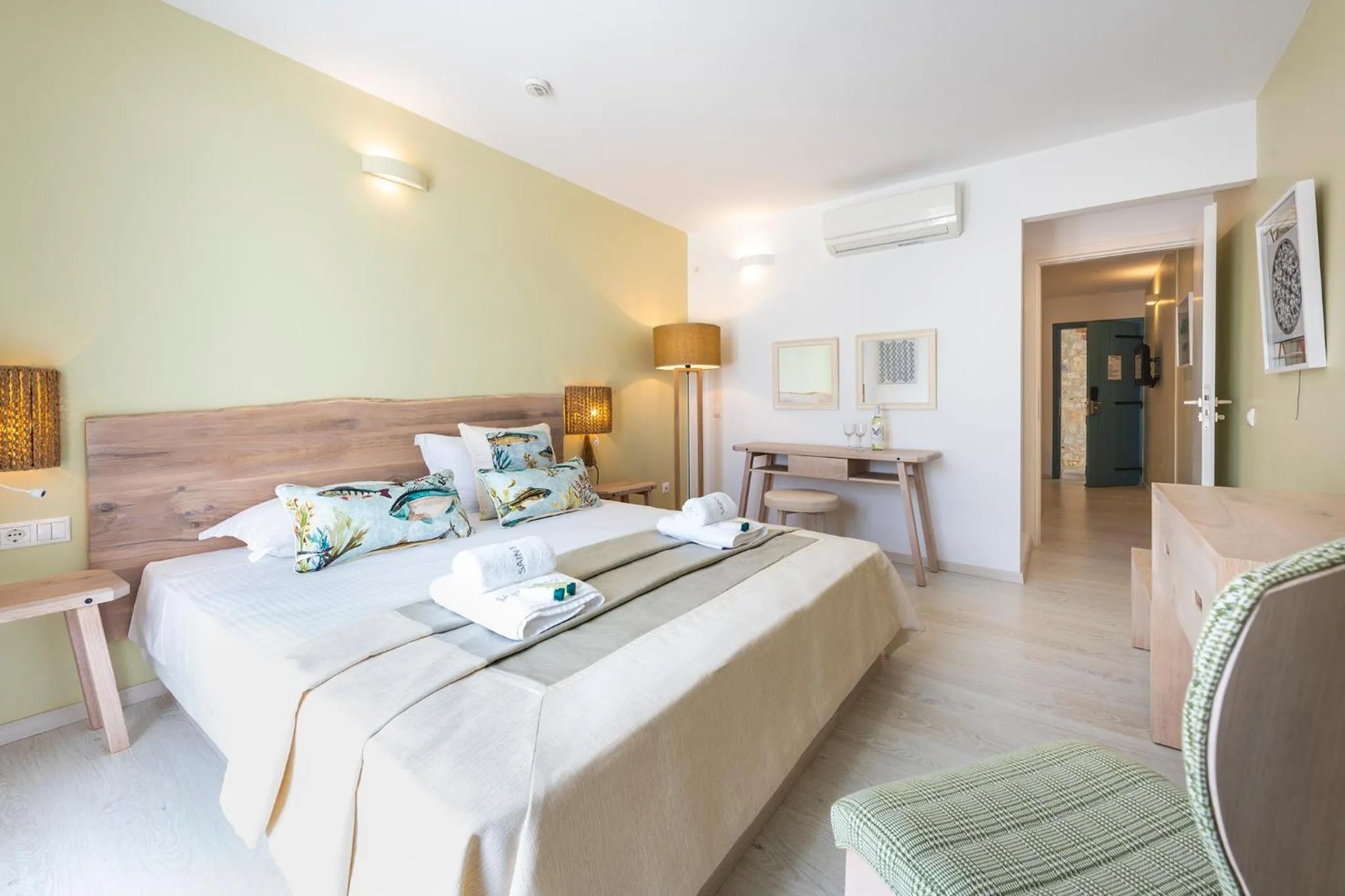 Bed in Saint George Hotel