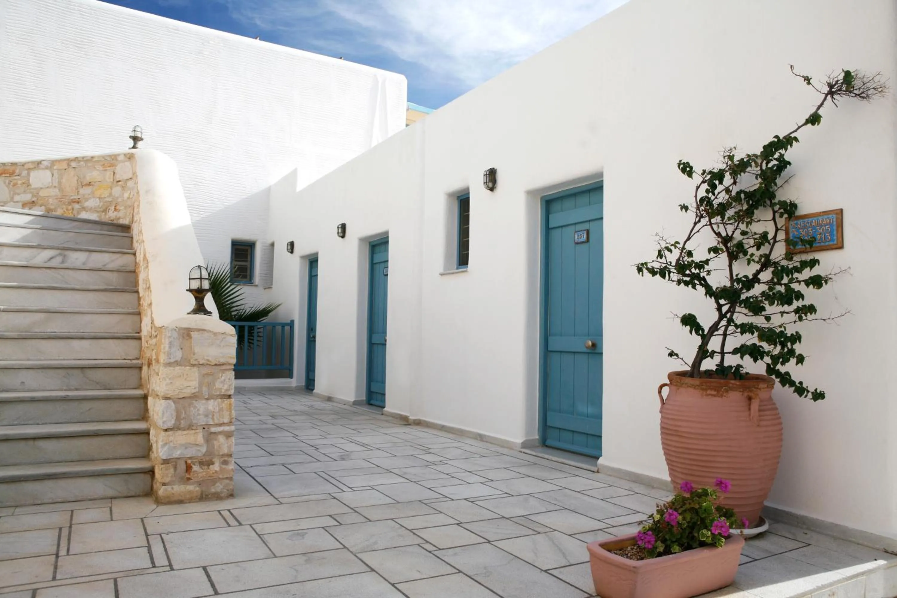 Balcony/Terrace in Saint George Hotel