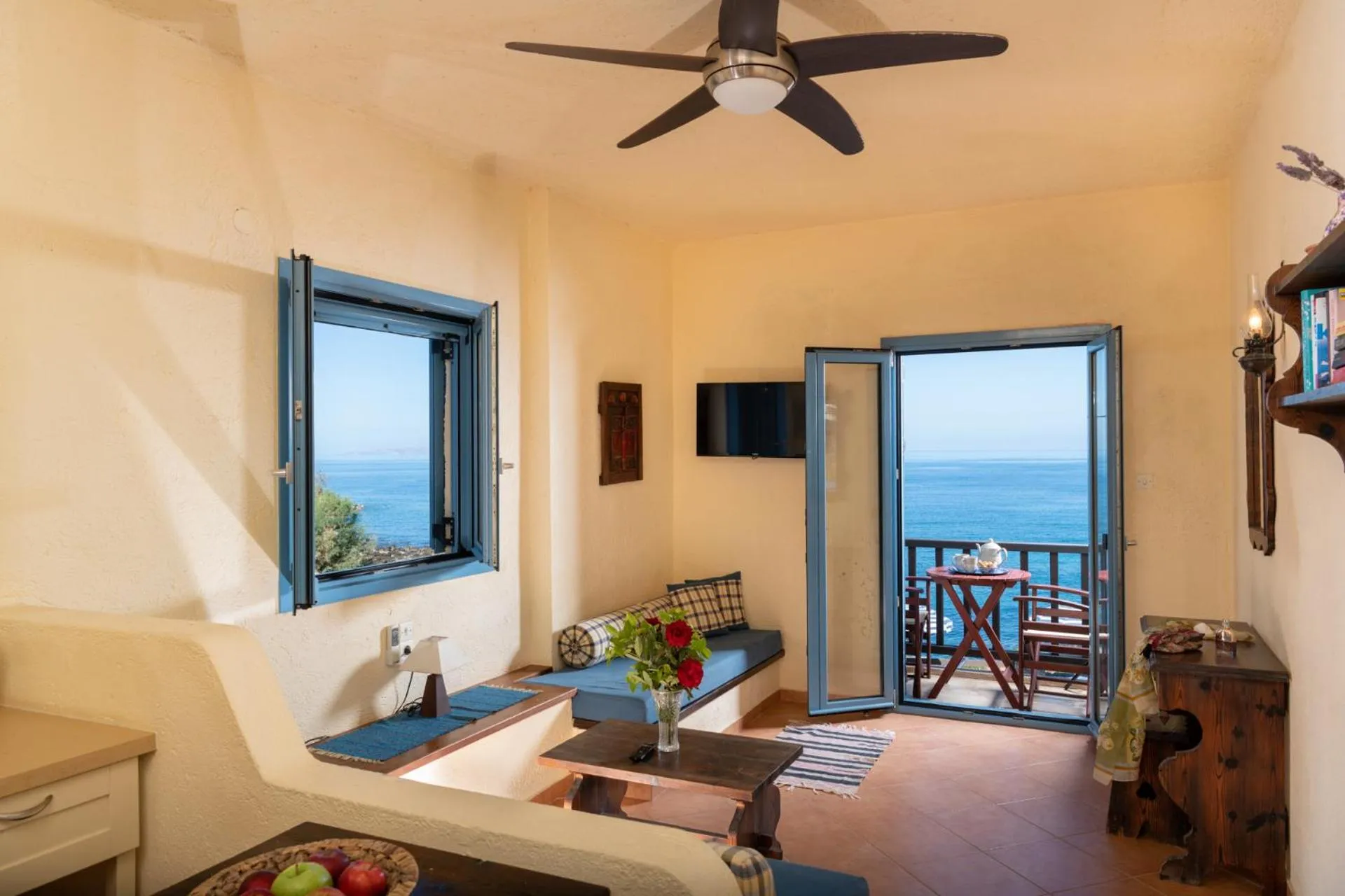 TV and multimedia in Porto Sisi Hotel Apartments