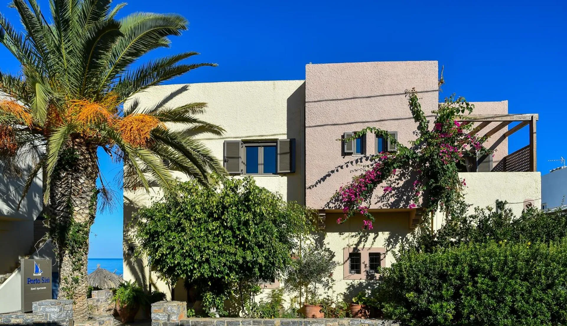 Facade/entrance in Porto Sisi Hotel Apartments