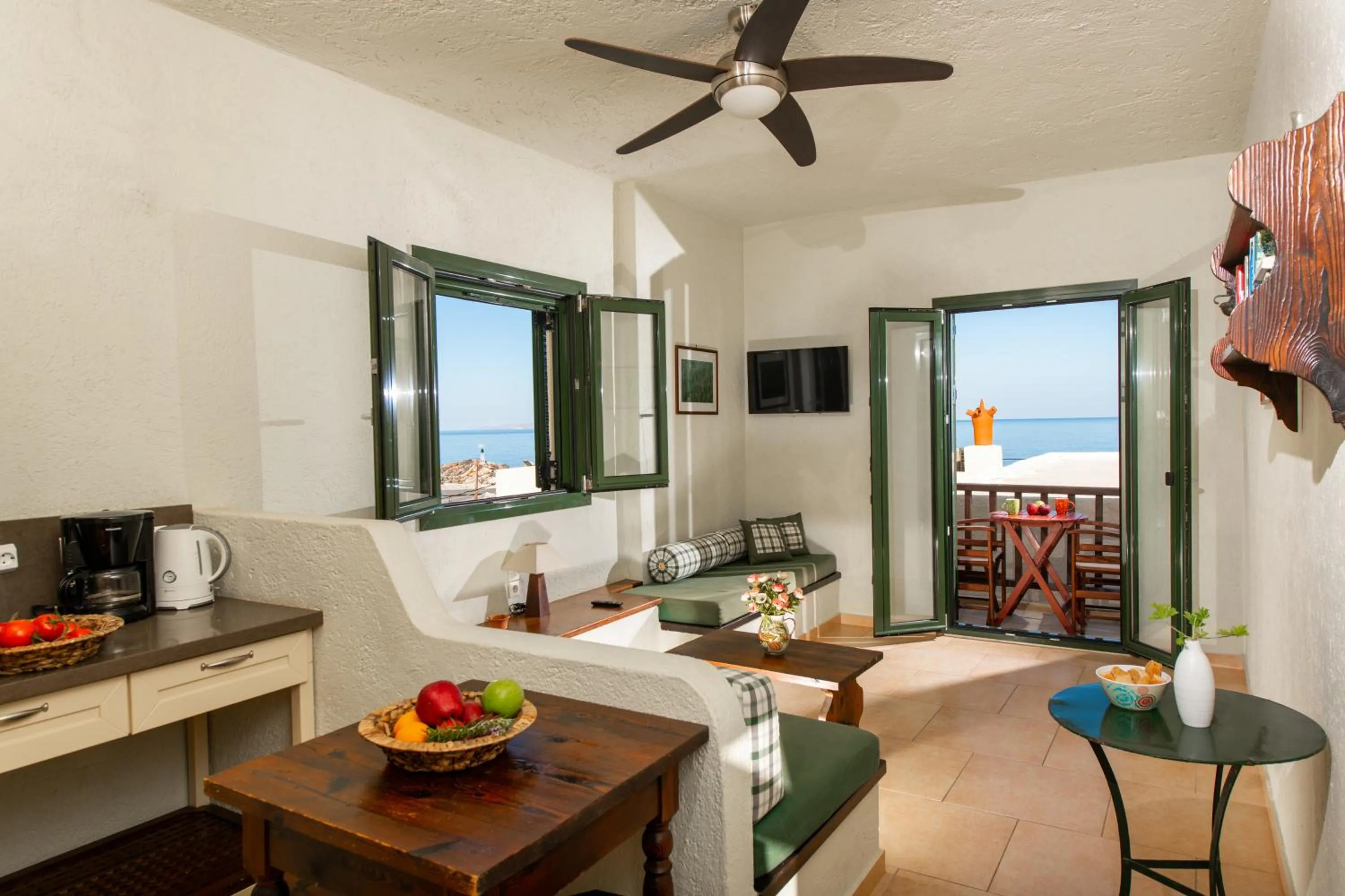 TV and multimedia in Porto Sisi Hotel Apartments