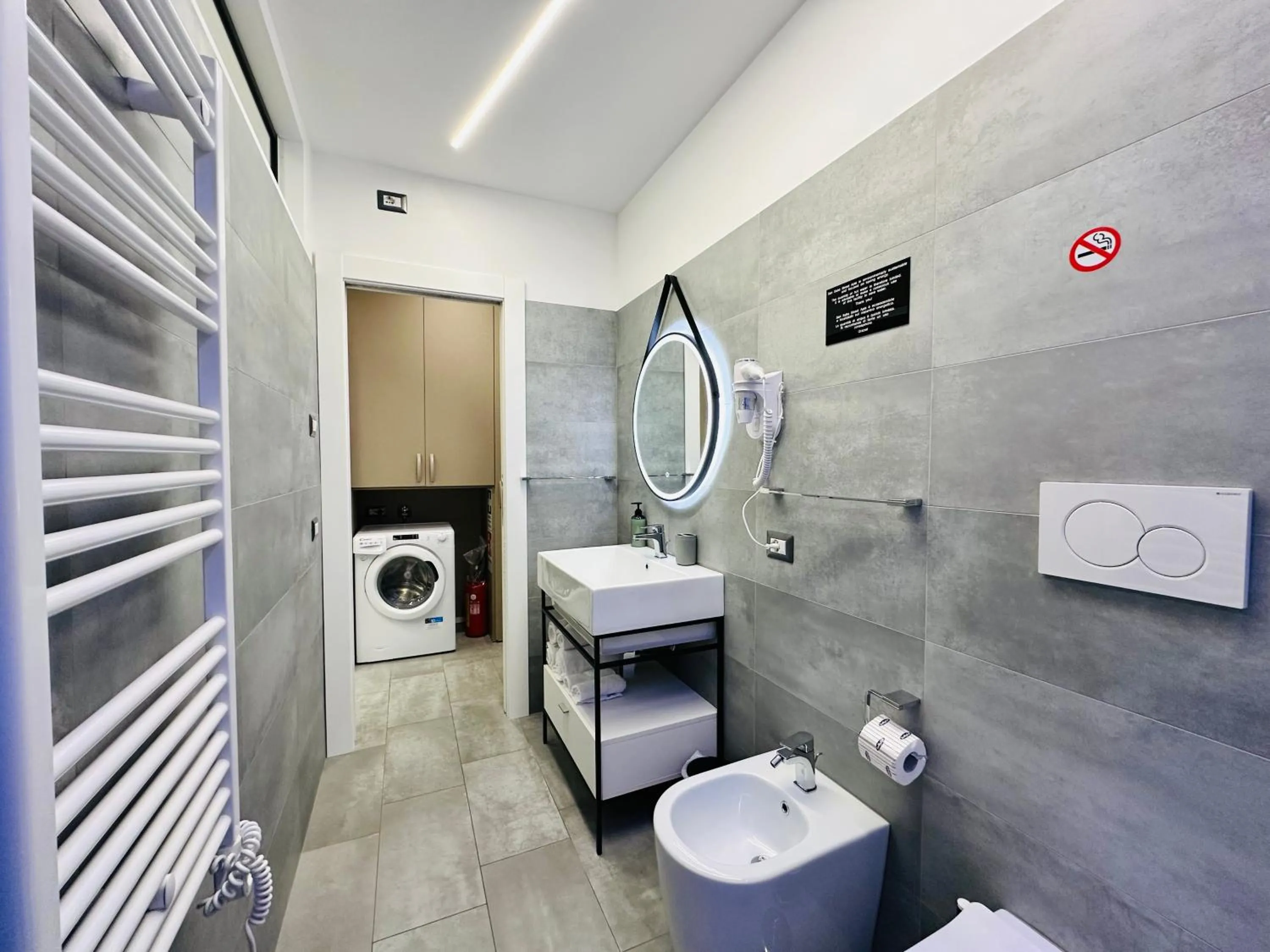 Toilet in San Saba Street Apartment 52