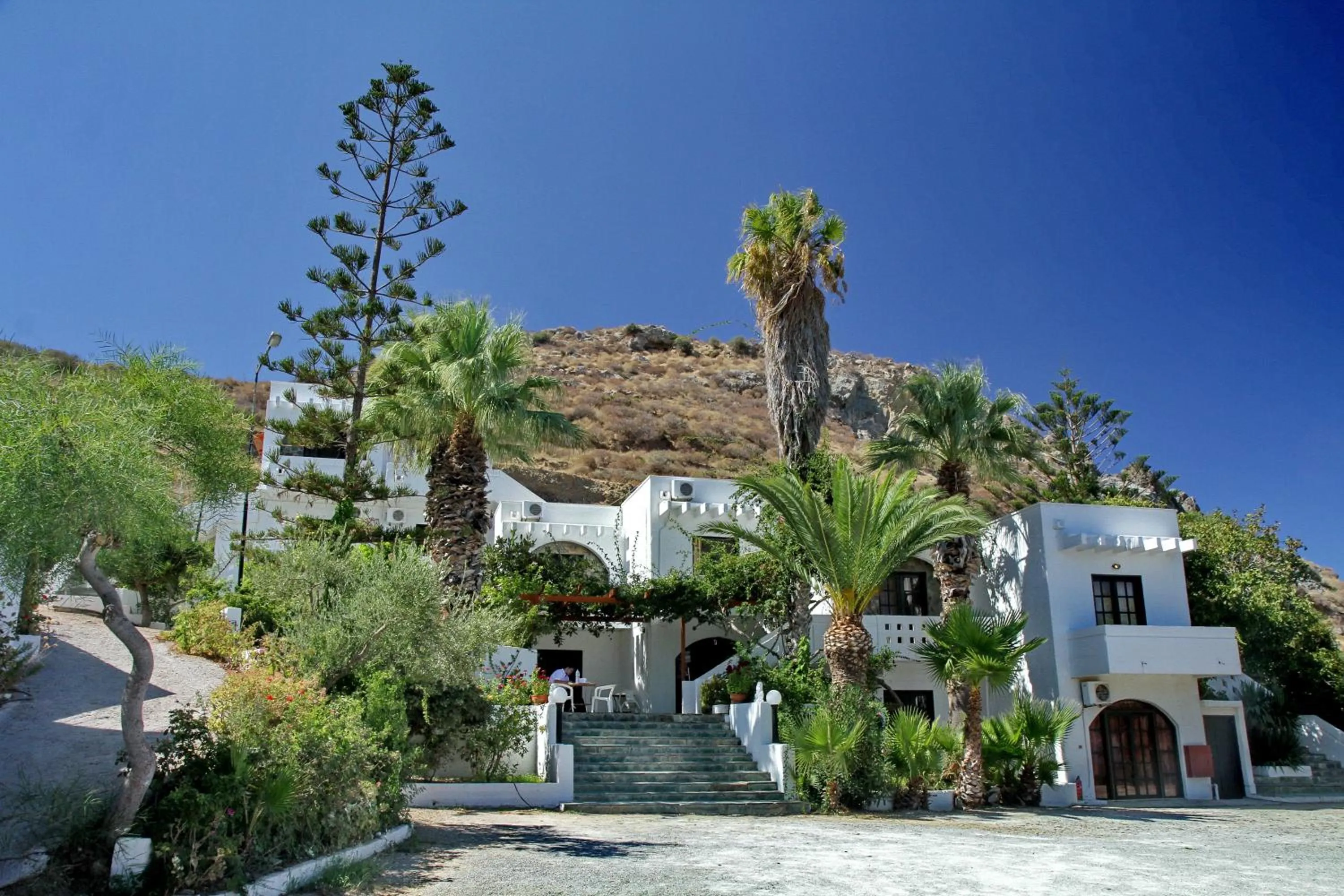 Facade/entrance in Delfini Apartments