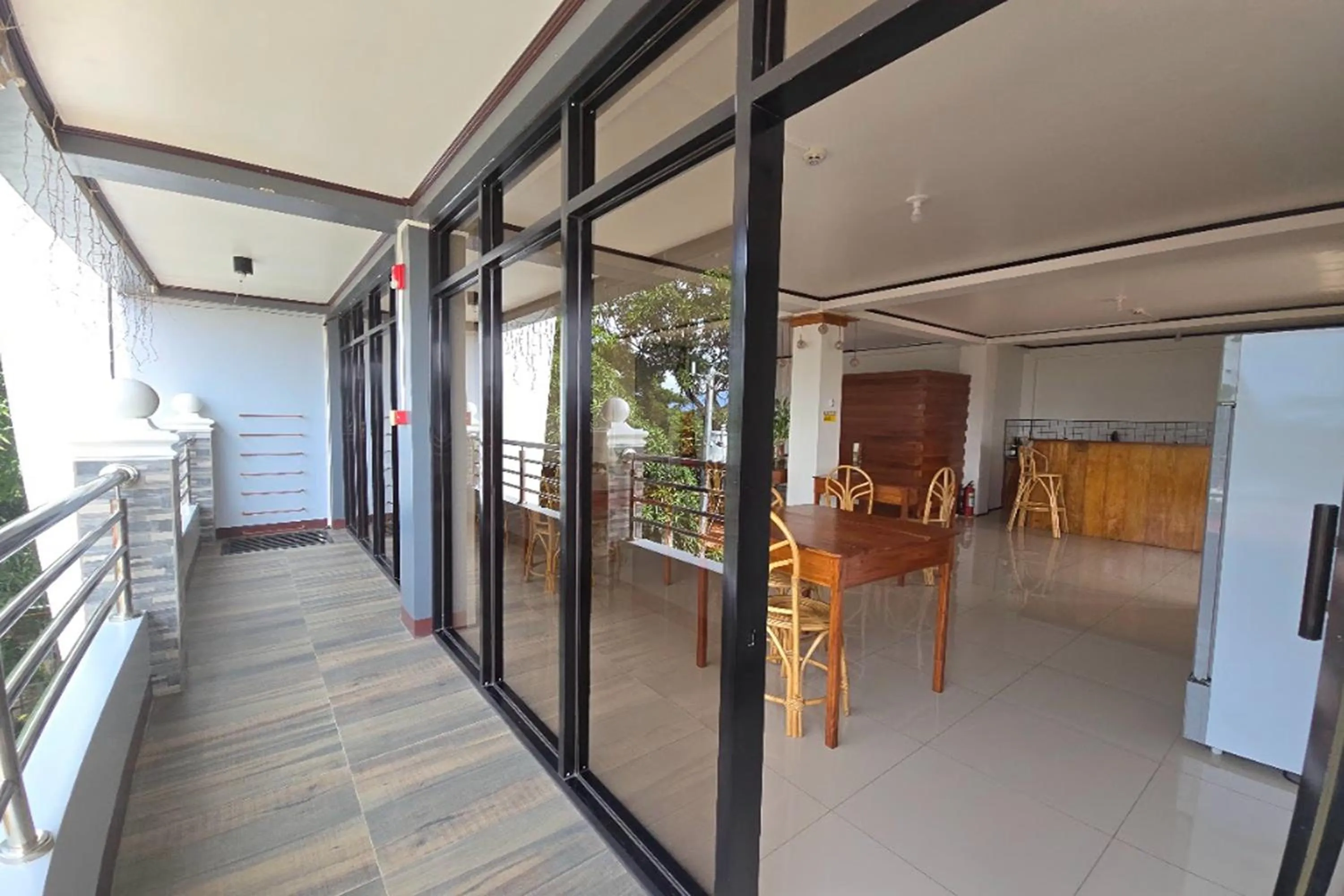 Restaurant/places to eat in Nober Pension House City Center