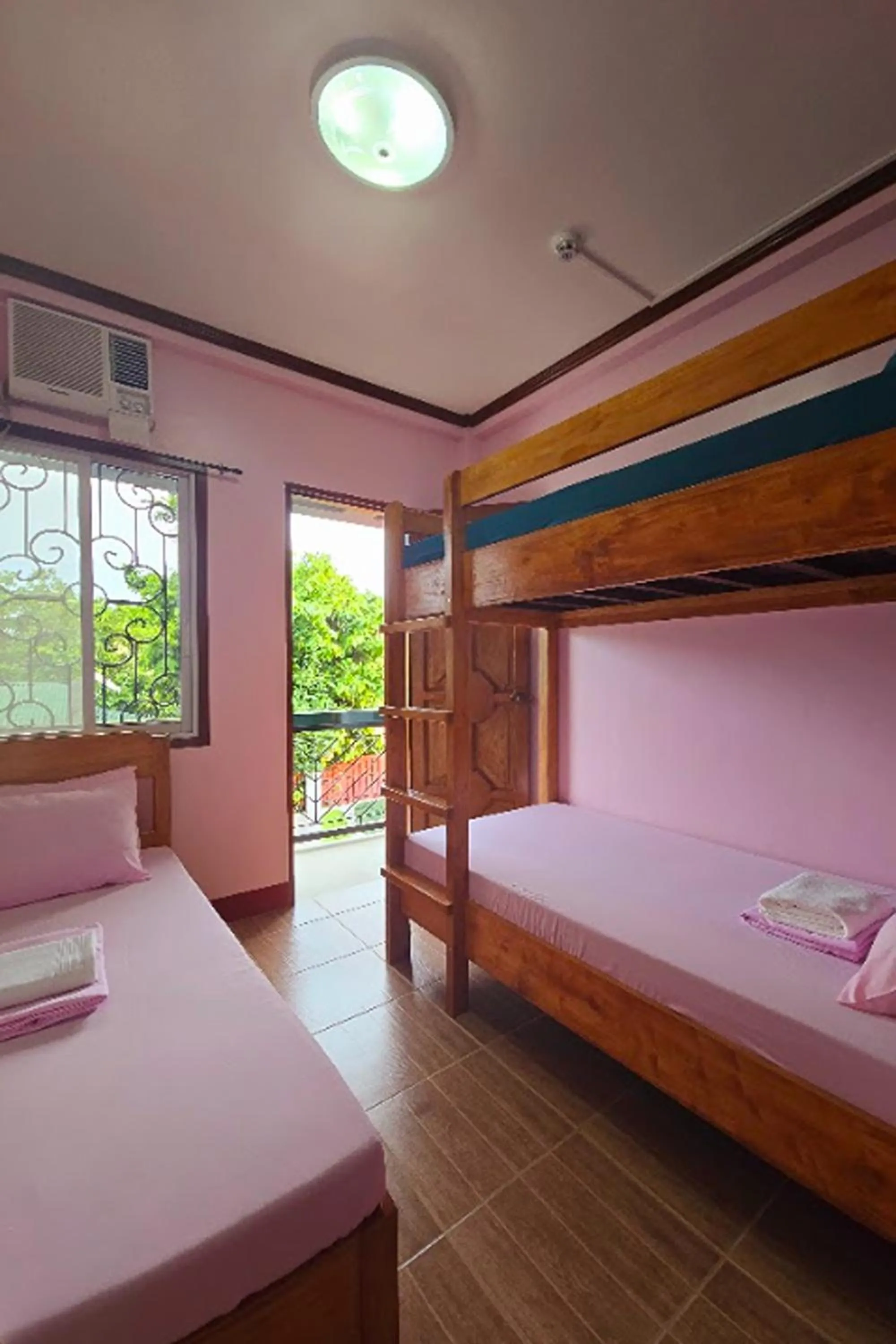 Bedroom, Bed in Nober Pension House City Center