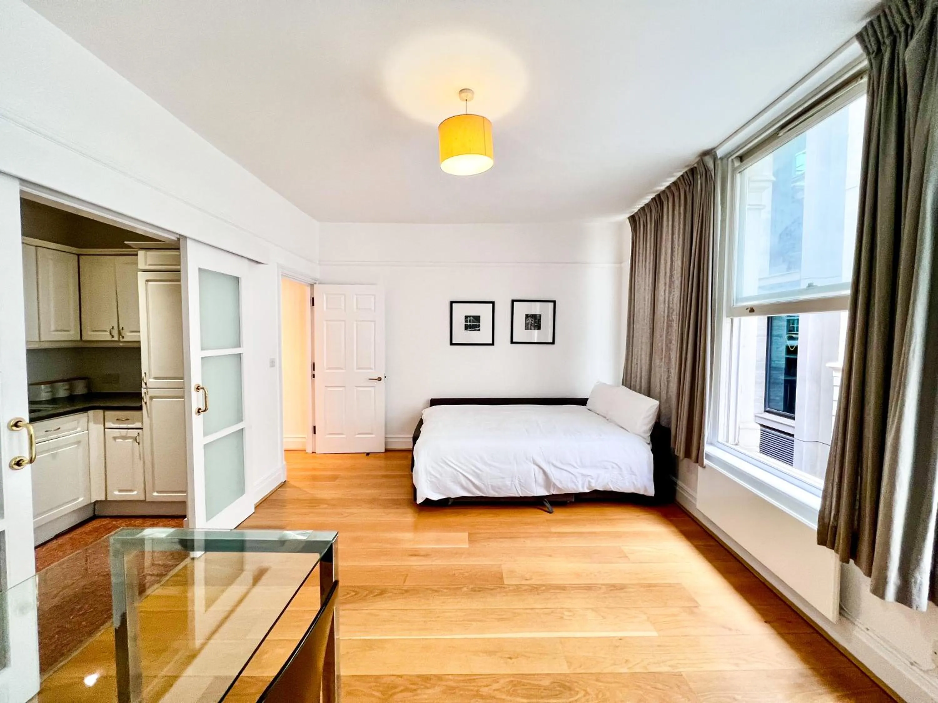 Bed in Deluxe Entire Apartment Between Covent Garden and St Pauls Cathedral