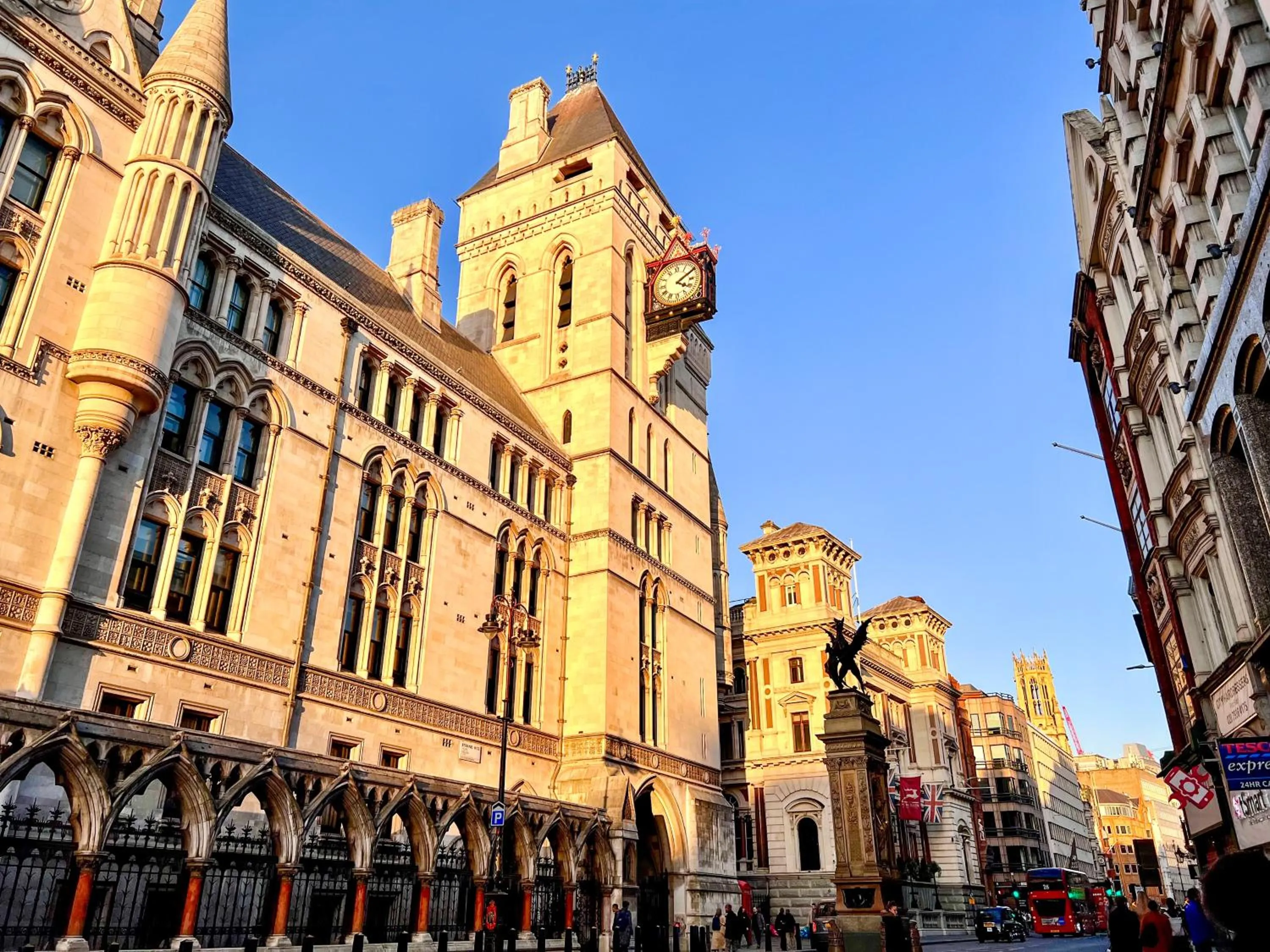 Deluxe Entire Apartment Between Covent Garden and St Pauls Cathedral