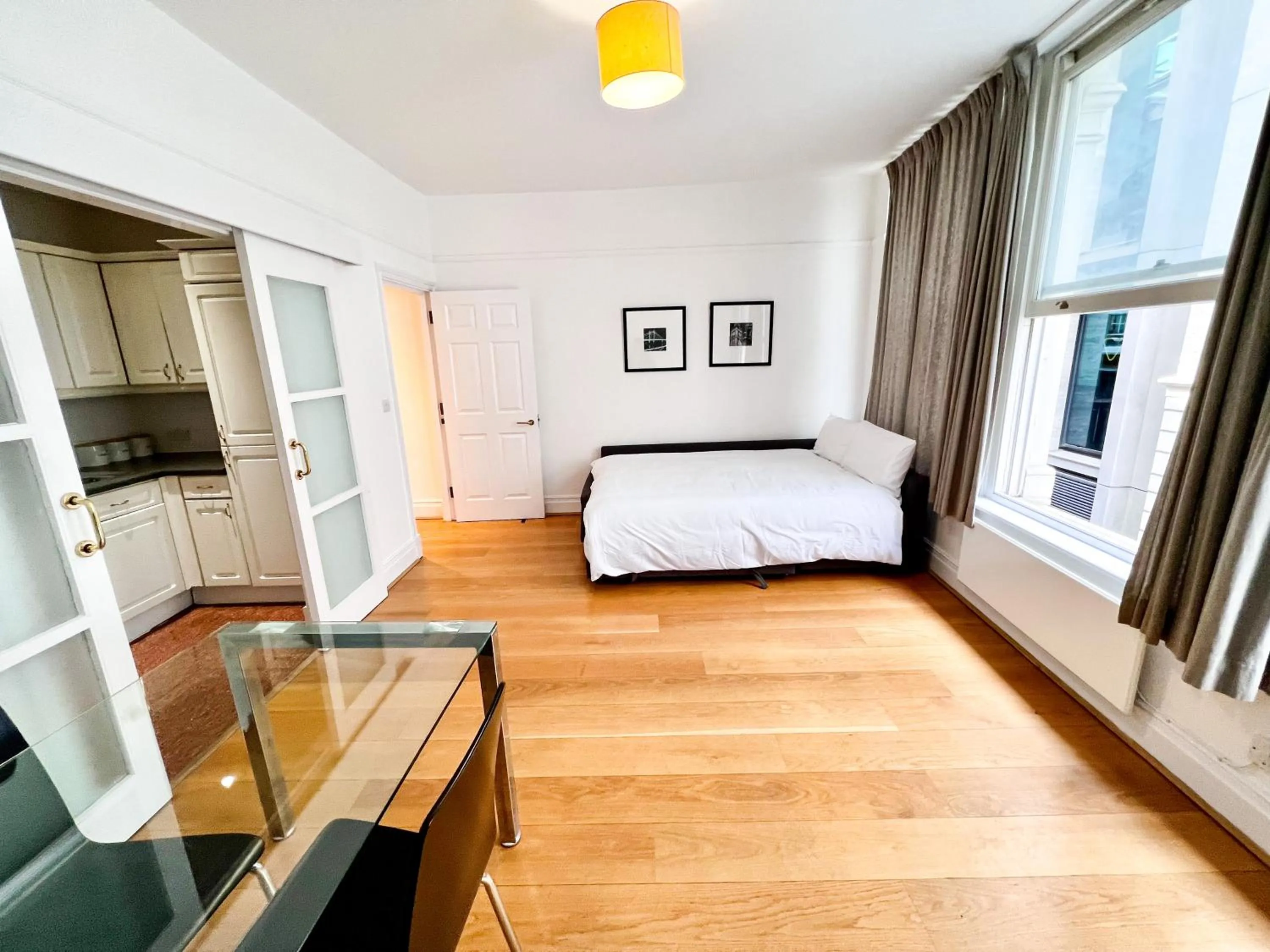 Bed in Deluxe Entire Apartment Between Covent Garden and St Pauls Cathedral