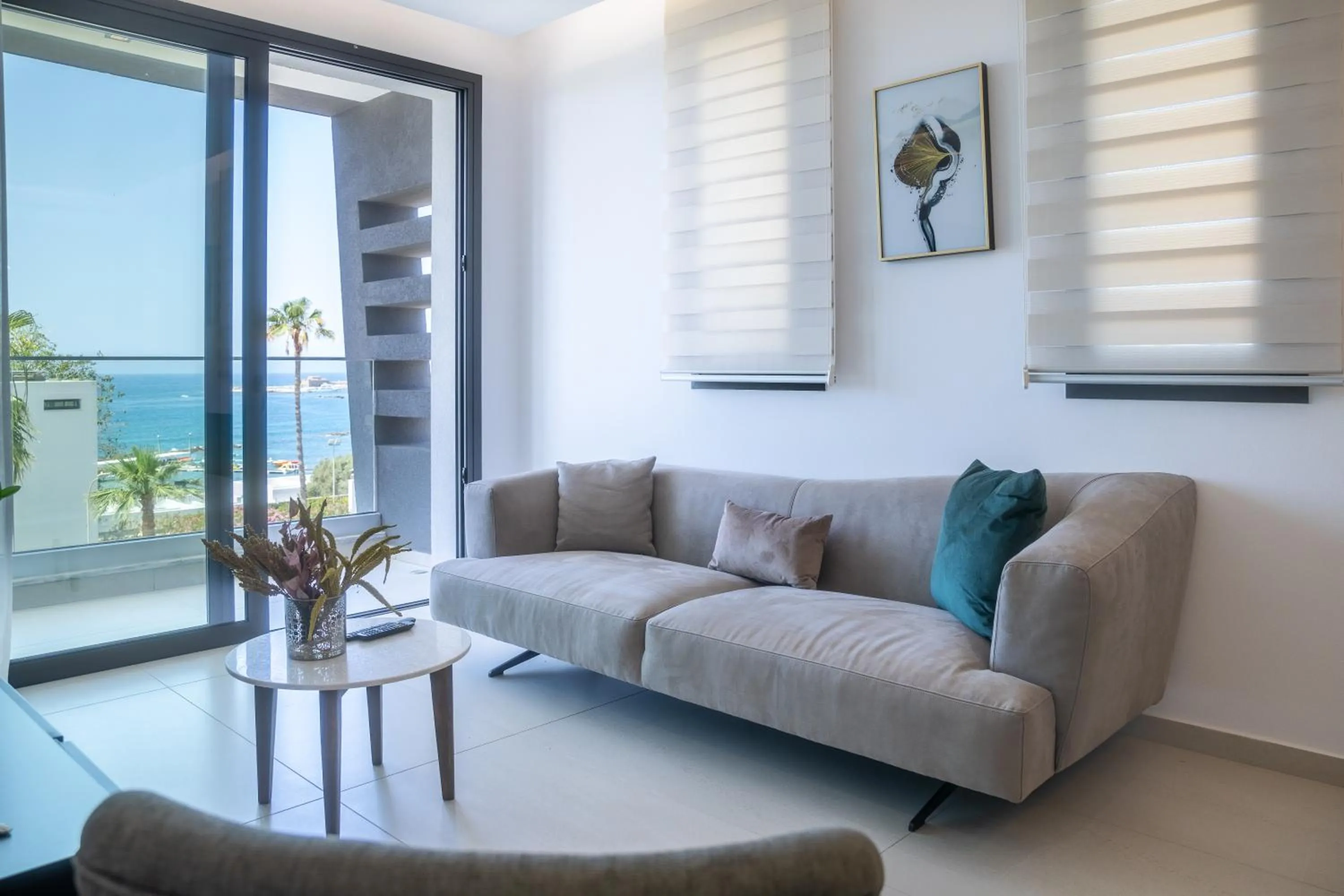 Living room in Waterside Sea View Apartments