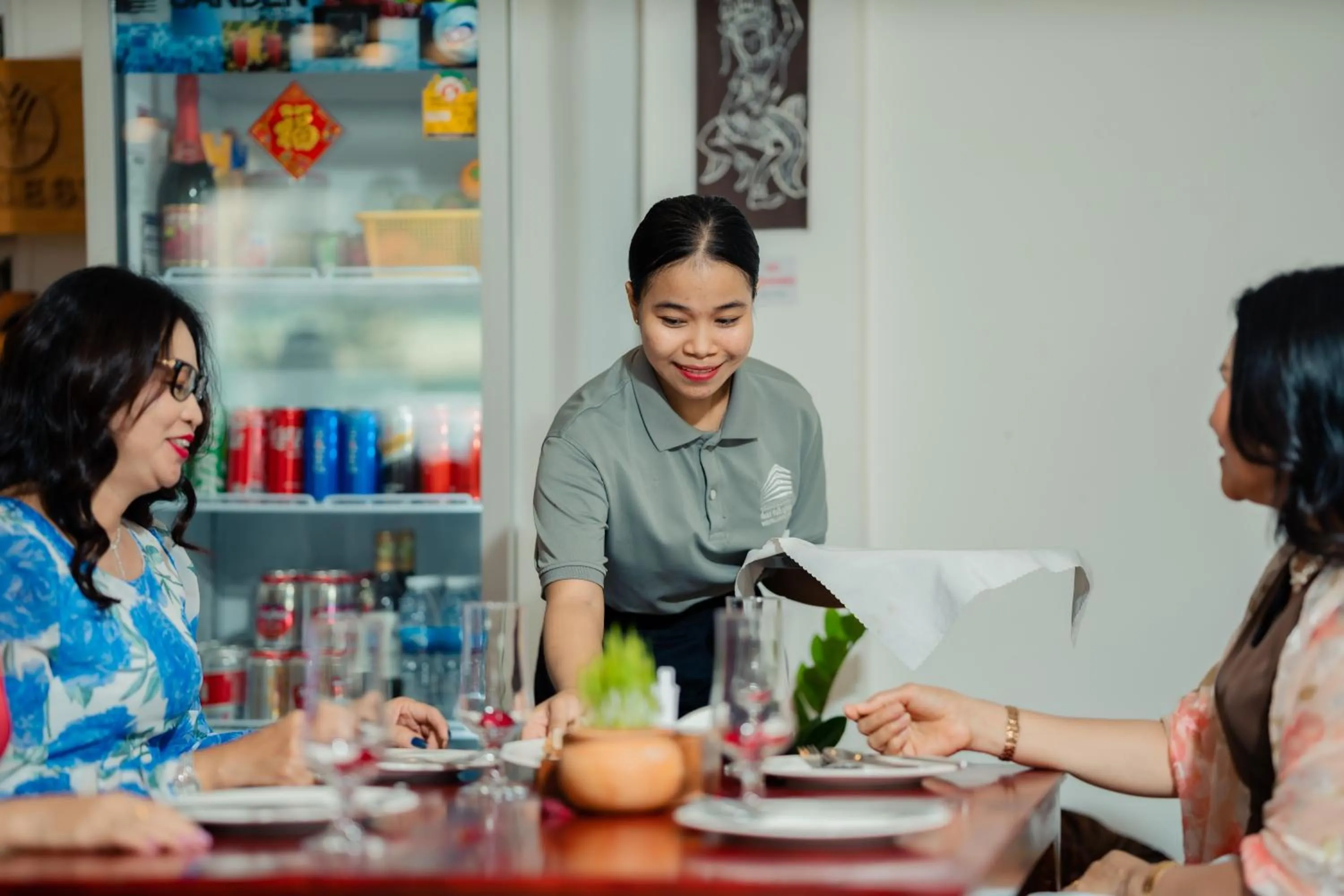 Restaurant/places to eat in White Corner Hotel